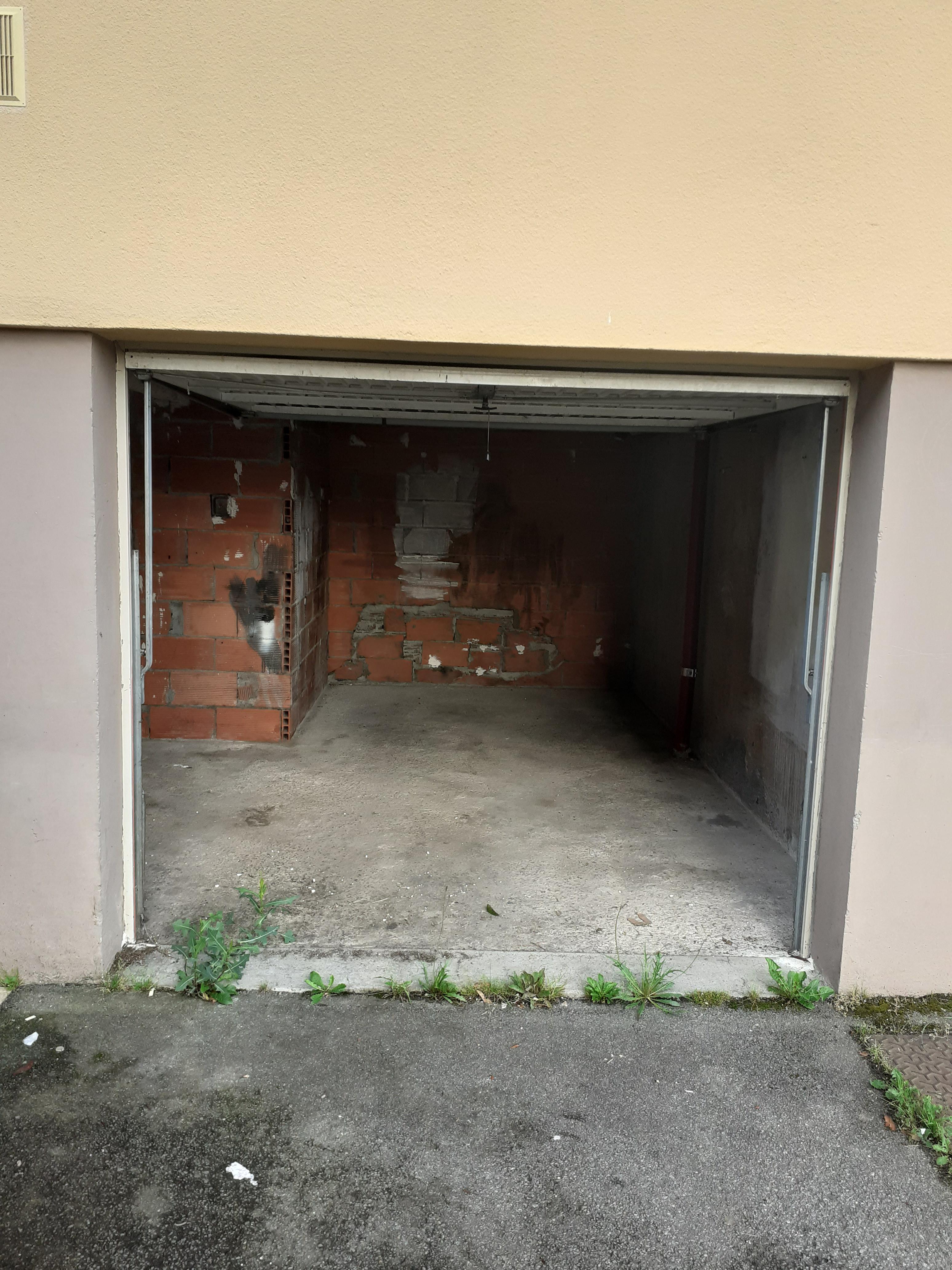 Location grand garage pour parking