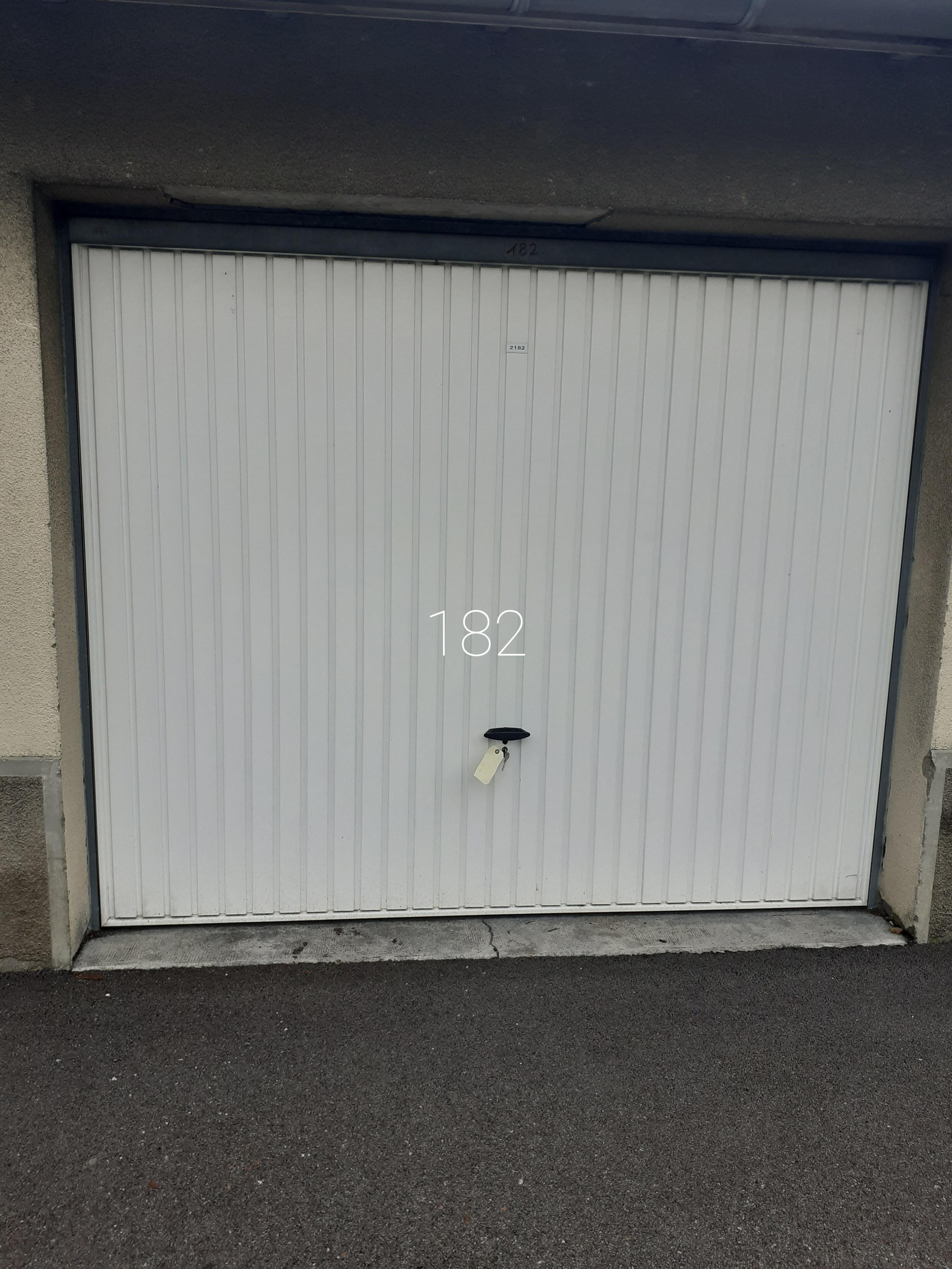 Box fermé extérieur à louer à Belfort