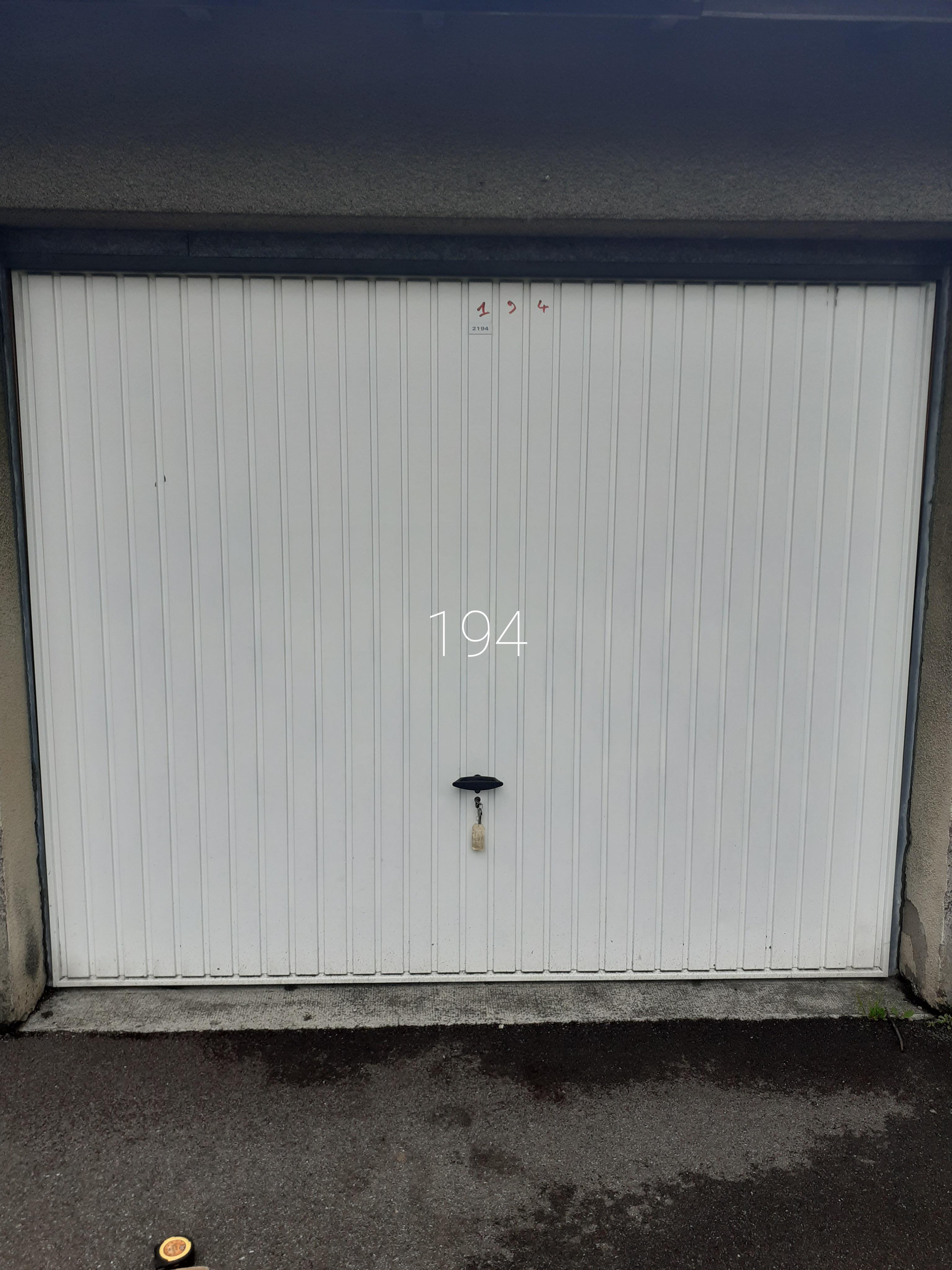 Location garage / box de stockage / parking