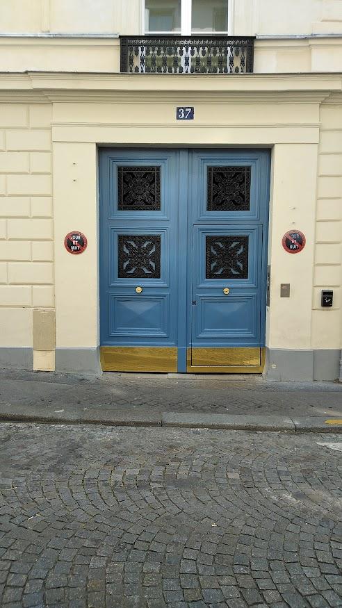 Cave Paris 09 - Accès après 2 portes