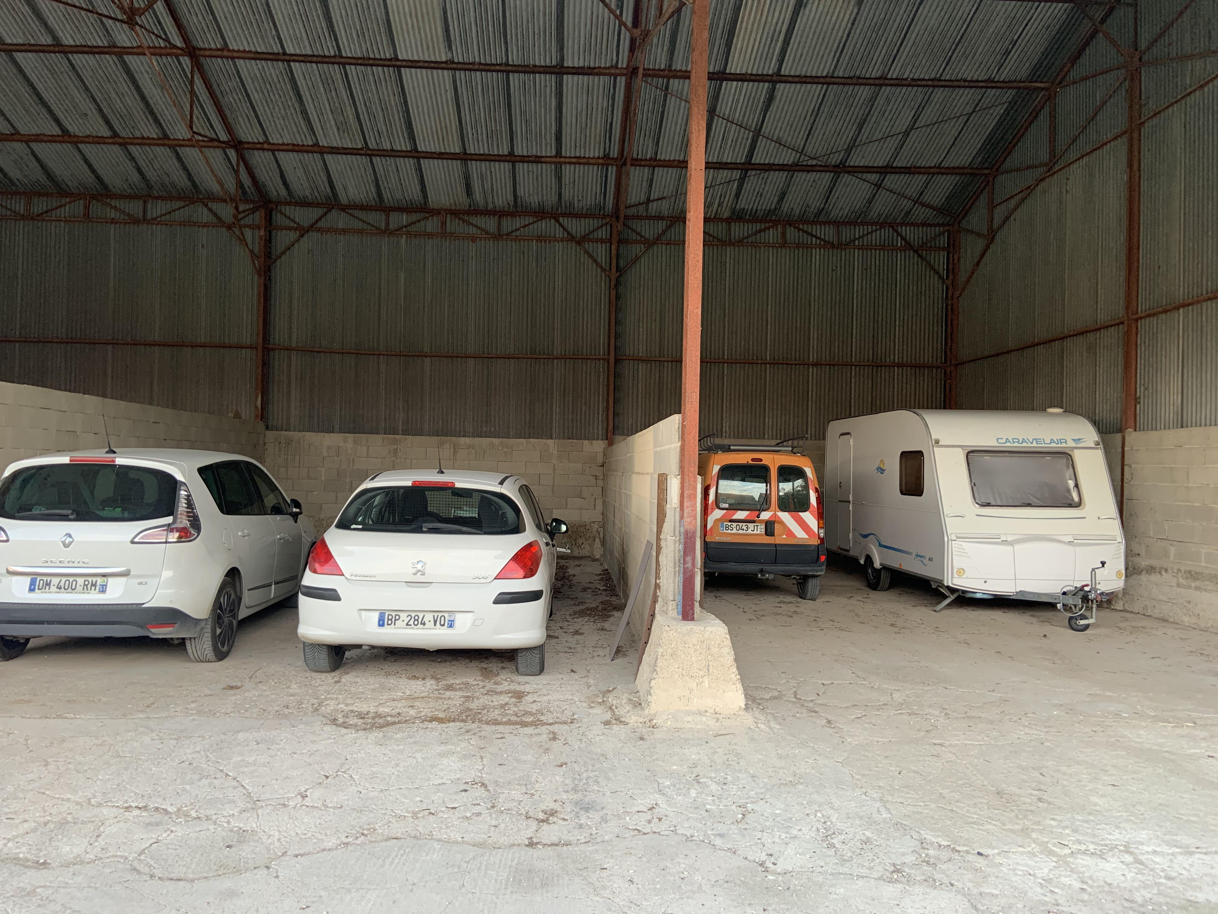 Emplacement pour voiture, caravane, camping car ou bateaux