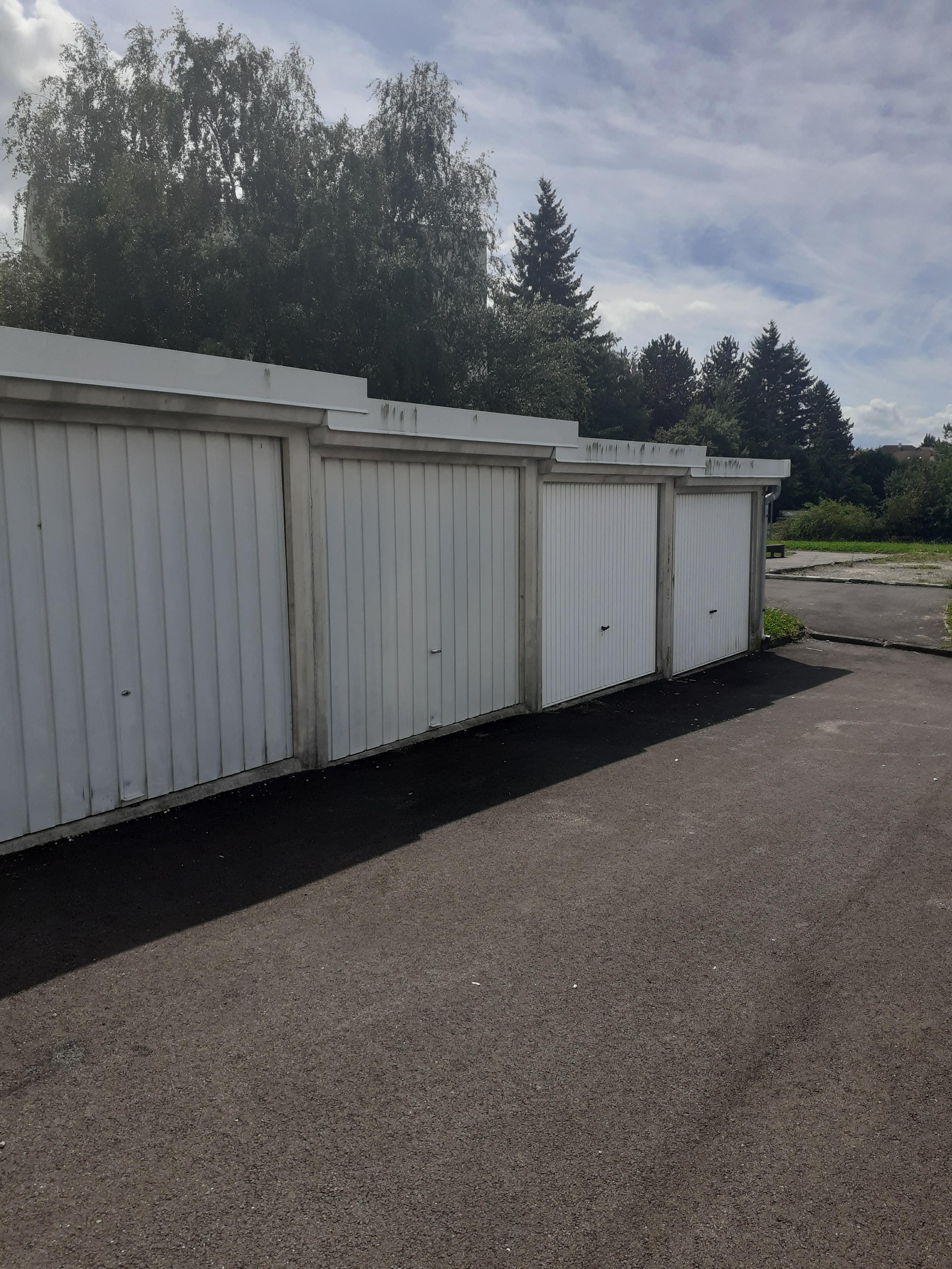 Location box / garage pour parking ou stockage