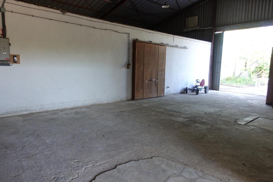 Grand Hangar à louer