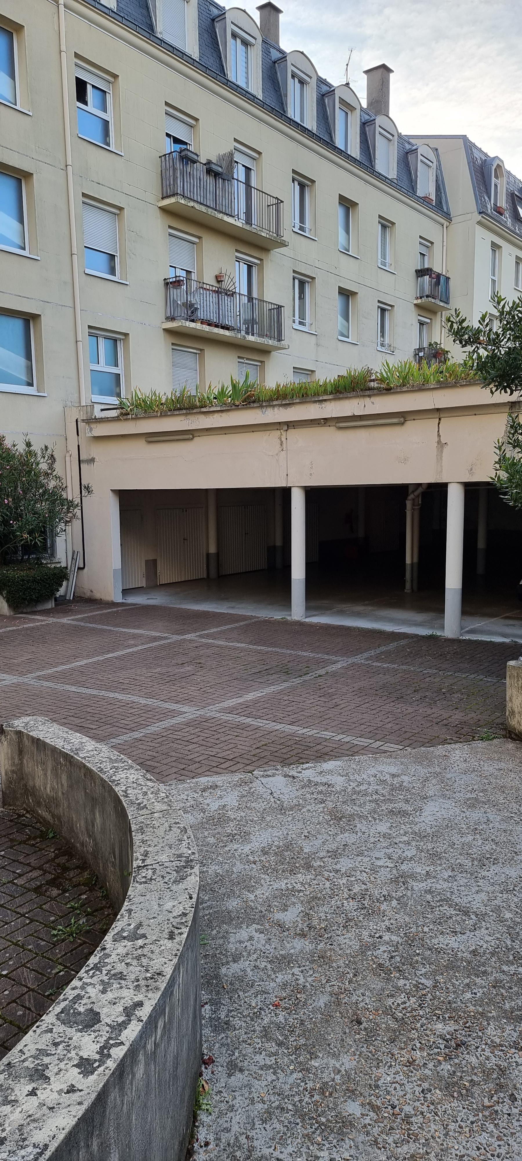 Garage / Box / Parking sécurisé