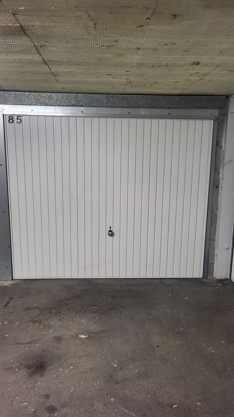 Garage fermé / Grenoble / Capuche-Alliés