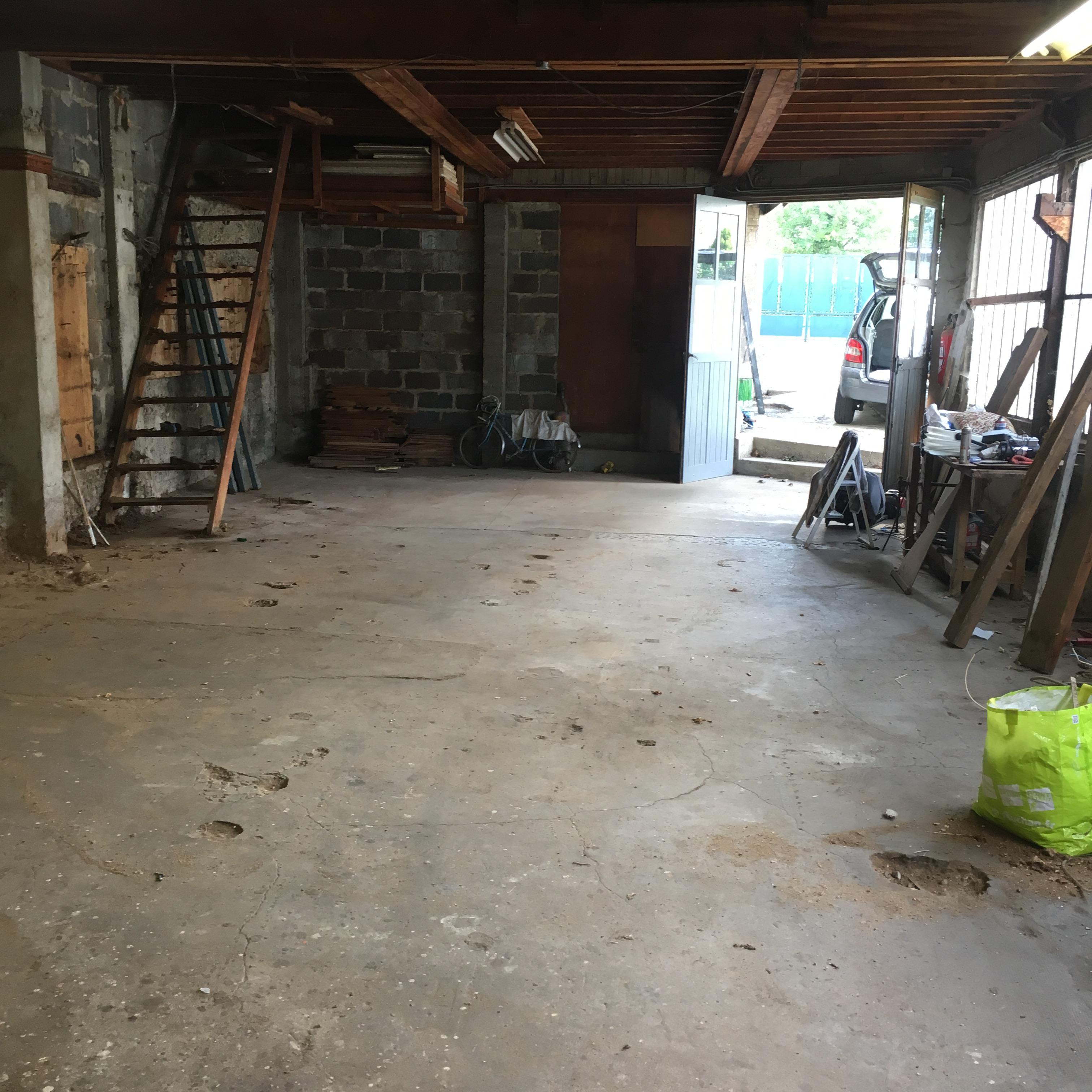 Entrepôt de stockage sécurisé quartier très tranquil ,