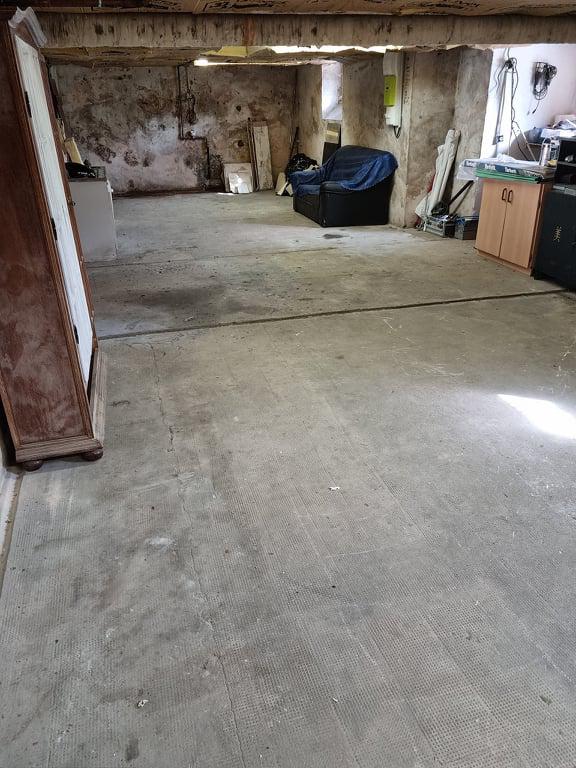 Pièce de 45m2, dans une cave, Rohrbach les