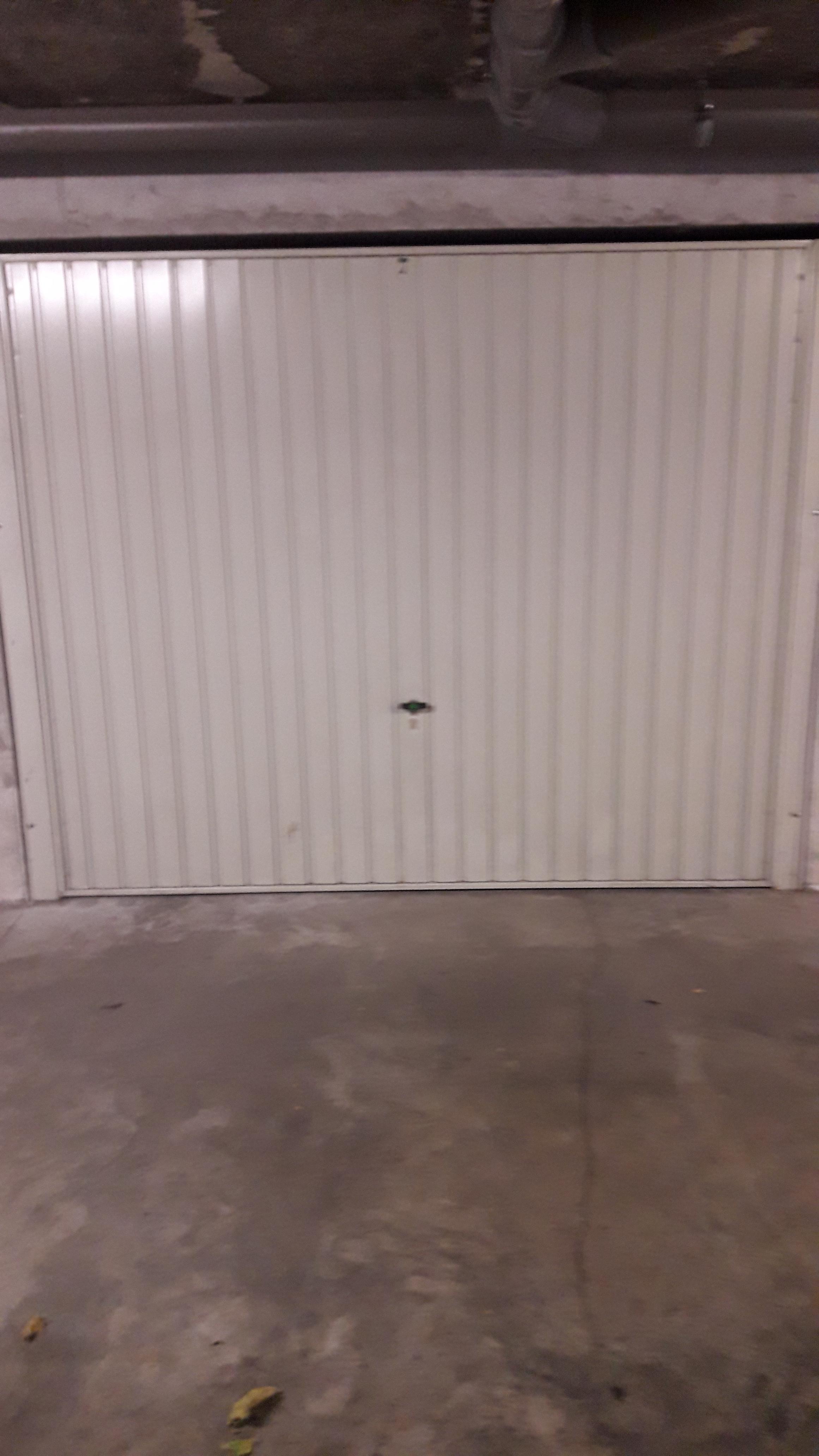 Garage/Parking à louer Ternay