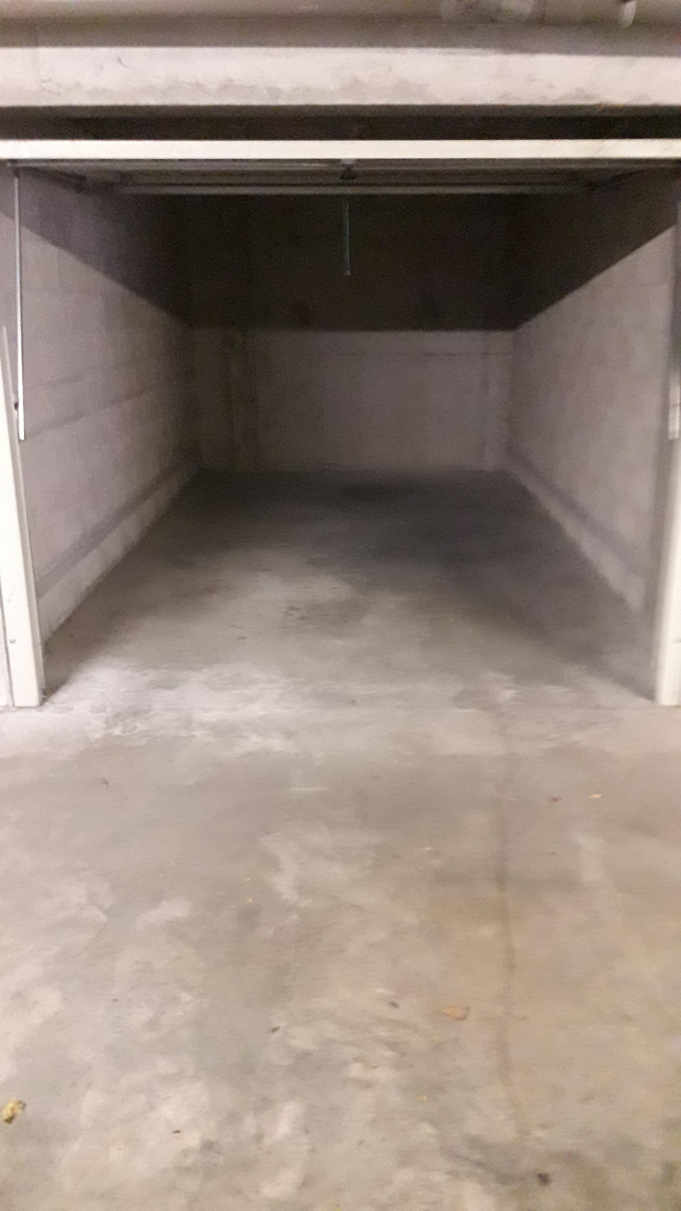 Garage/Parking à louer Ternay