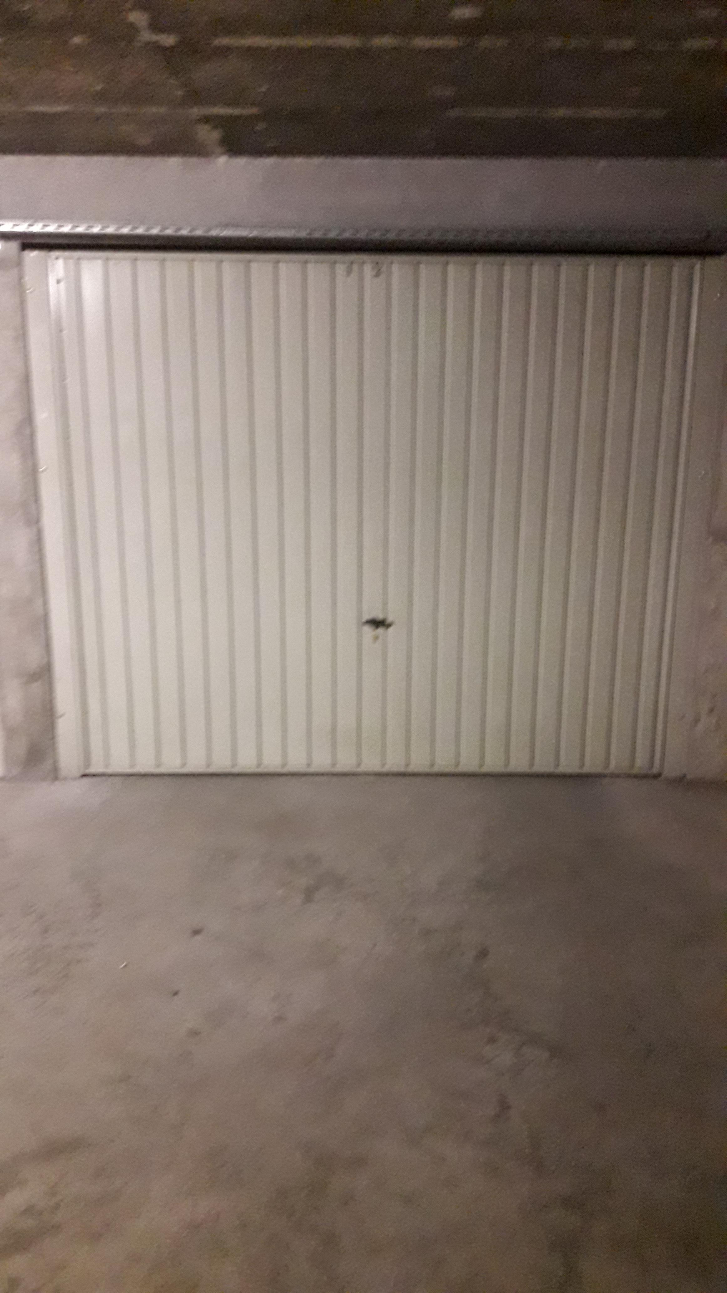 Garage à louer pour stationnement / Ternay