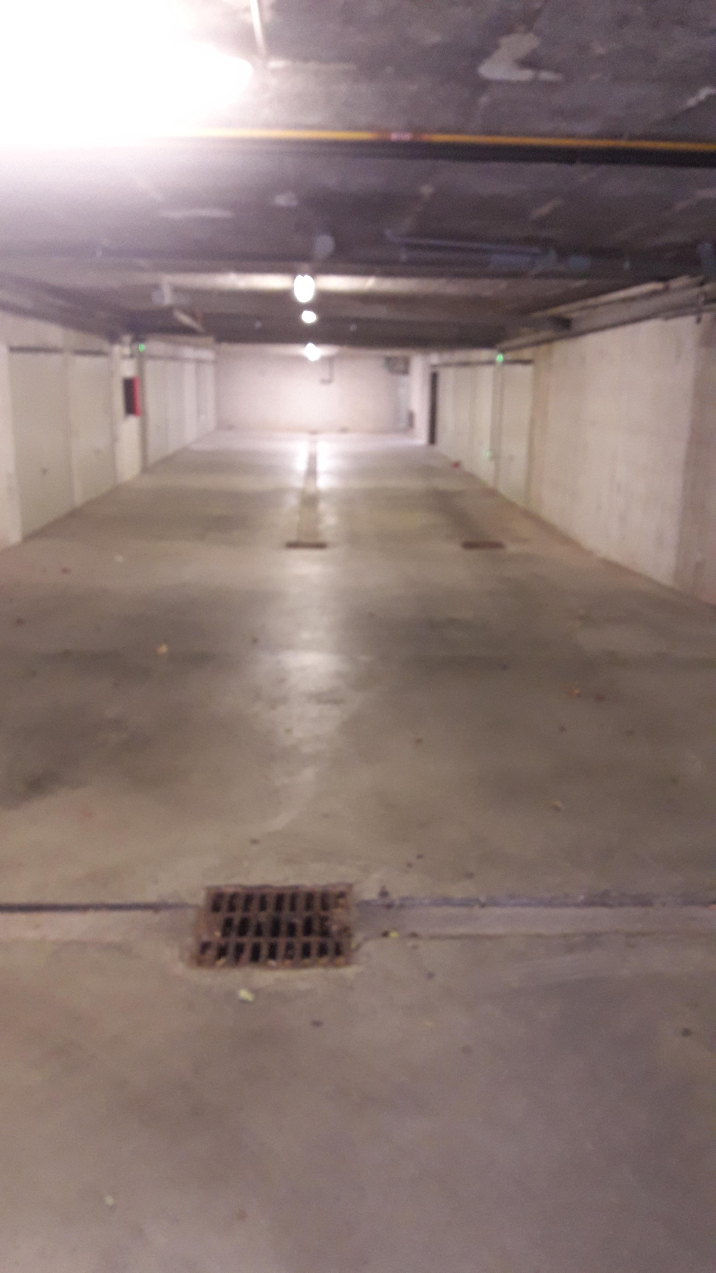 Garage à louer / Ternay