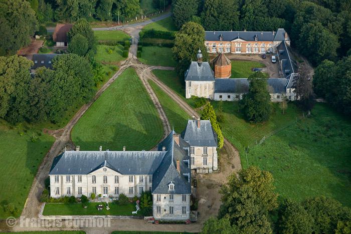 Dans dépendance château de Mauny 25 kilomètres de