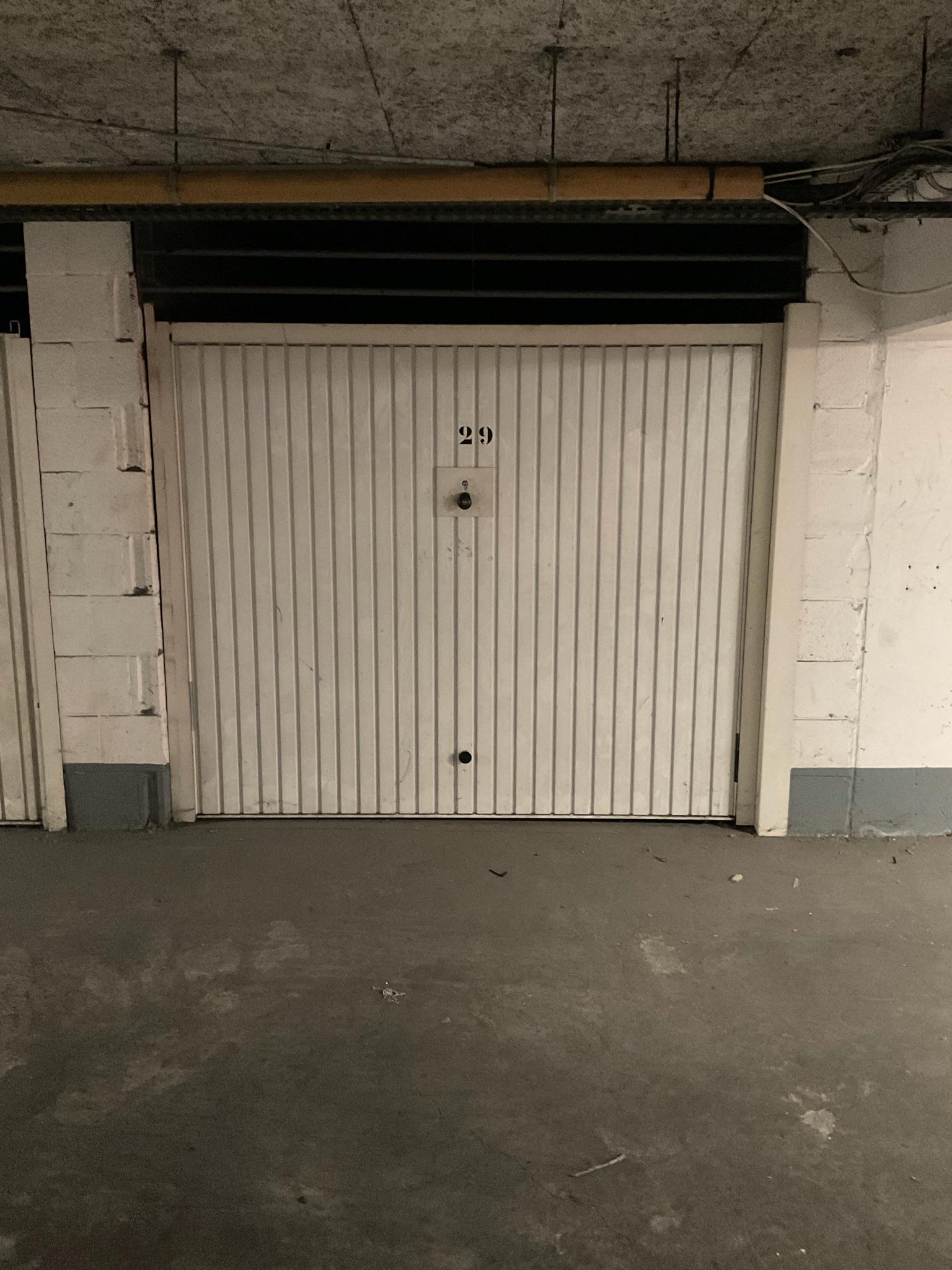 Location box fermé : stationnement
