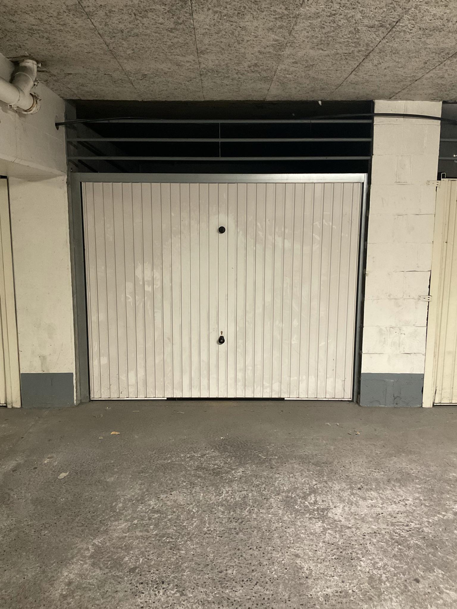 Garage à la location Croix