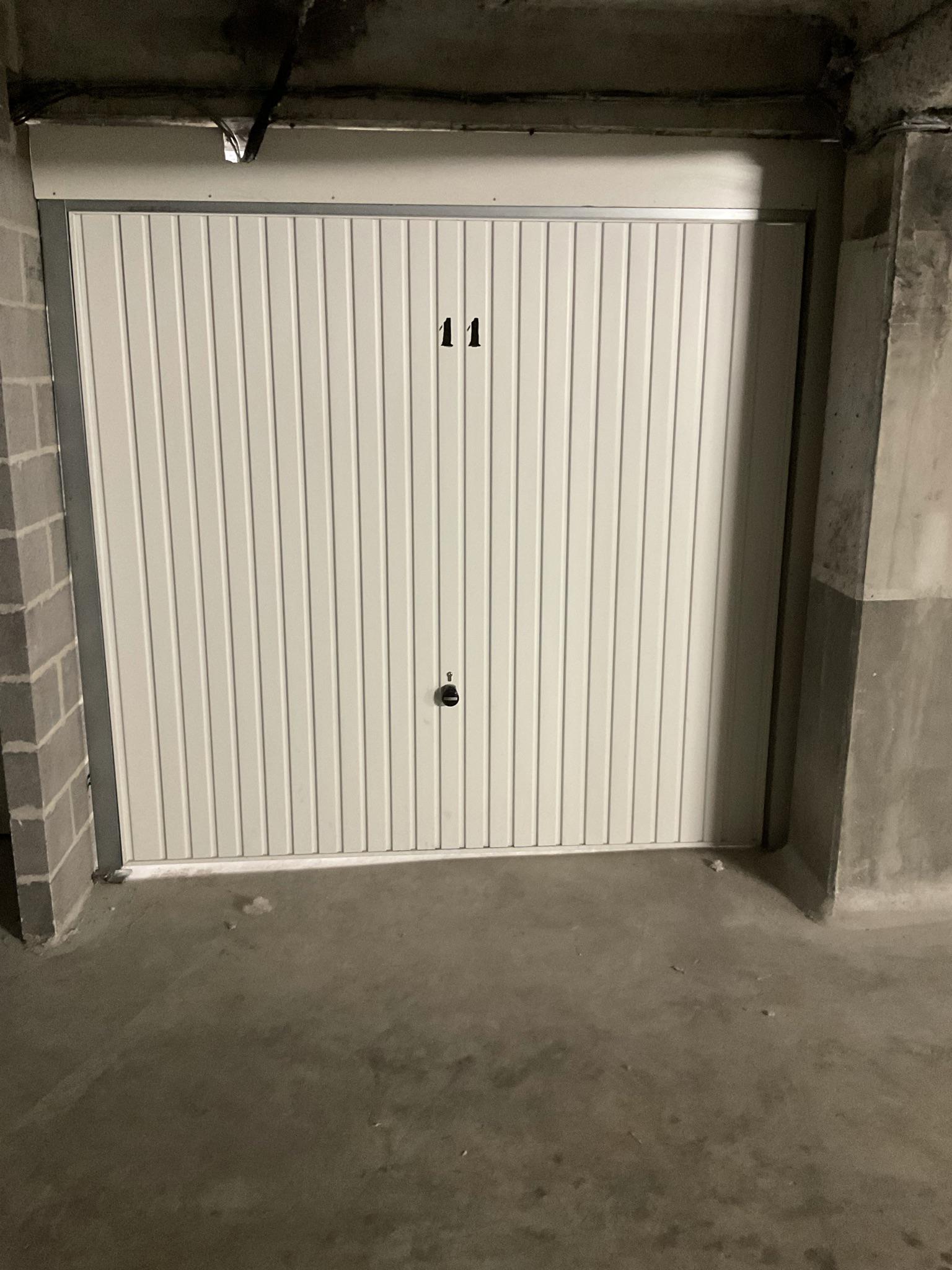 Garage en sous sol à Croix