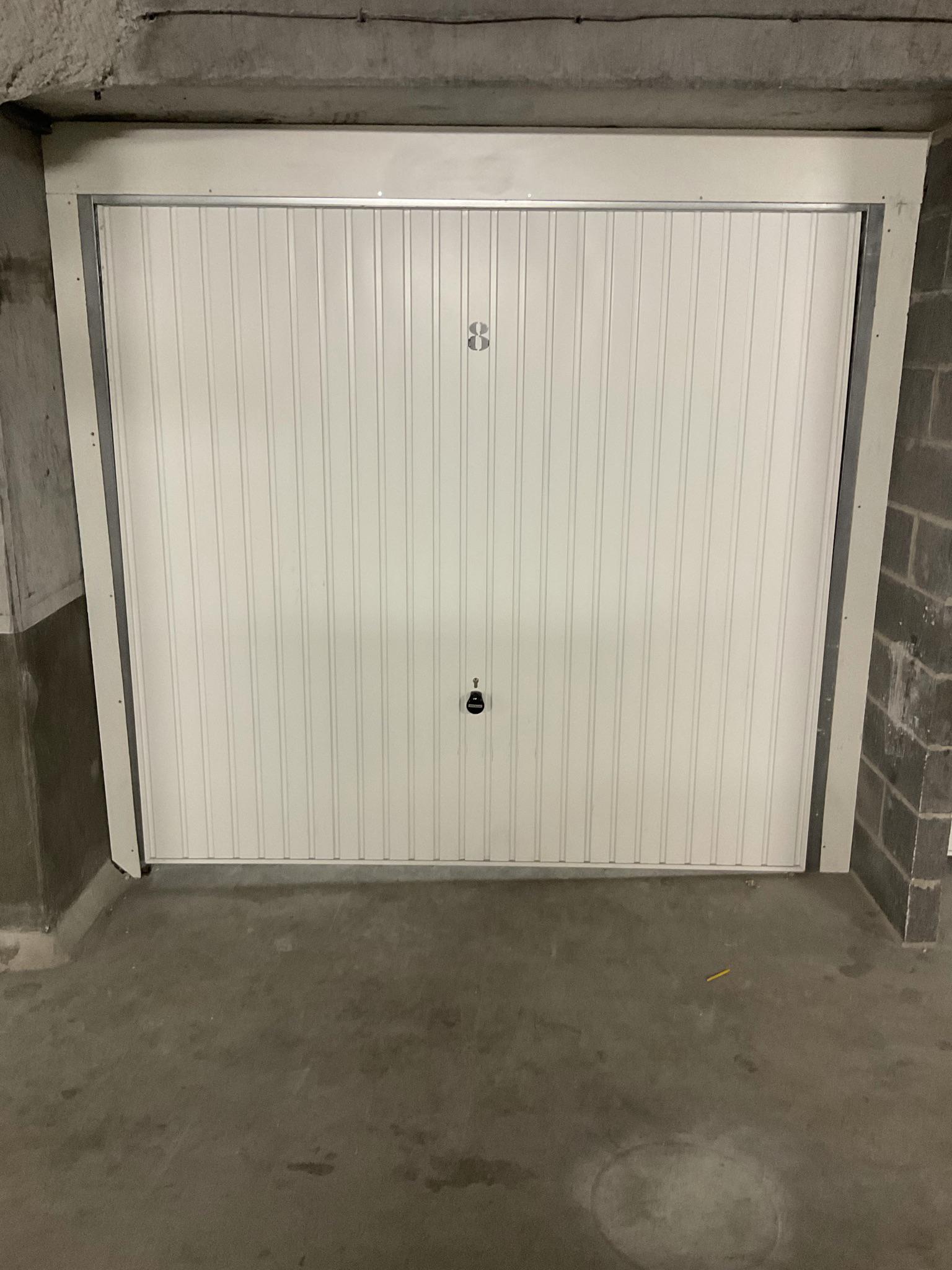 Garage en sous sol à Croix