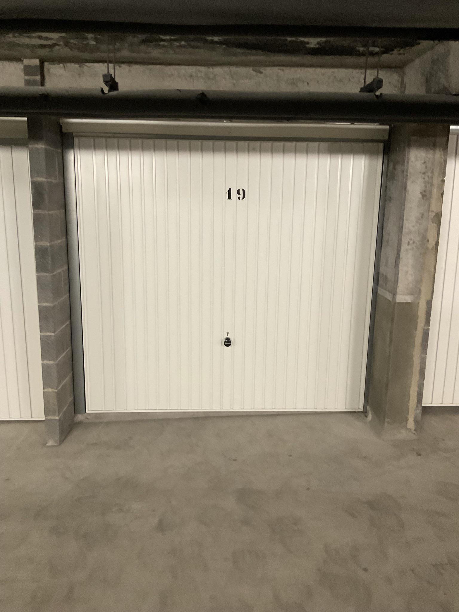 Louer garage Croix
