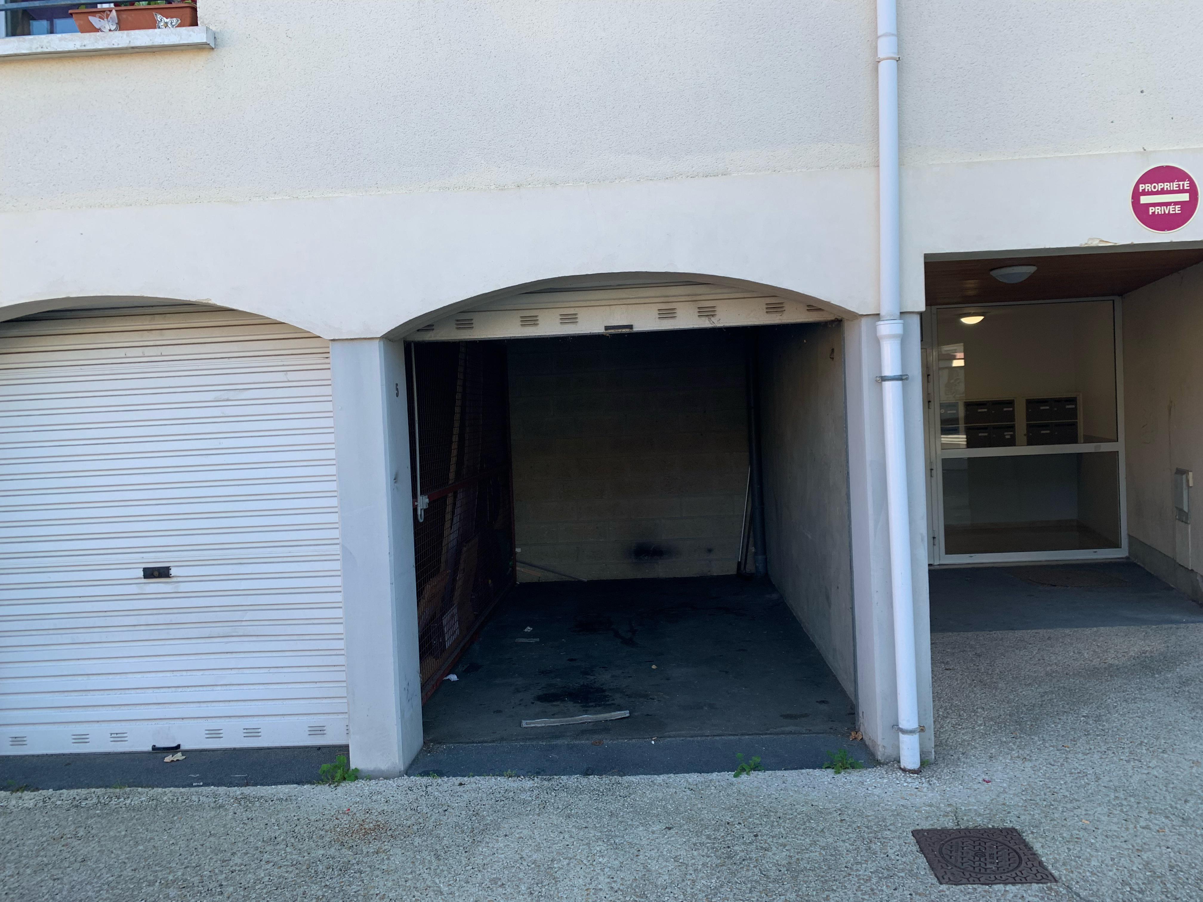 Garage à louer / 10m²