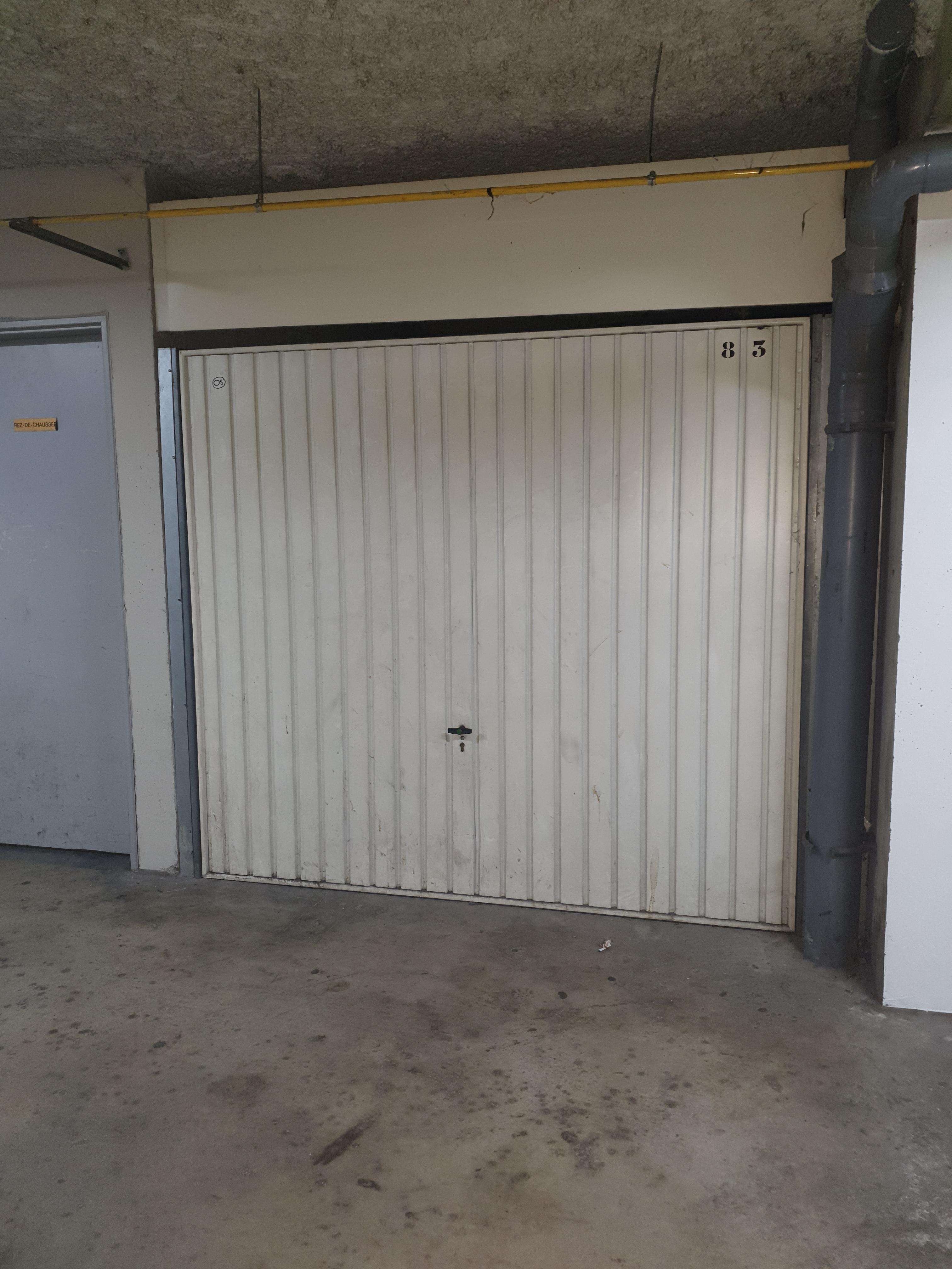Garage sécurisé à la location