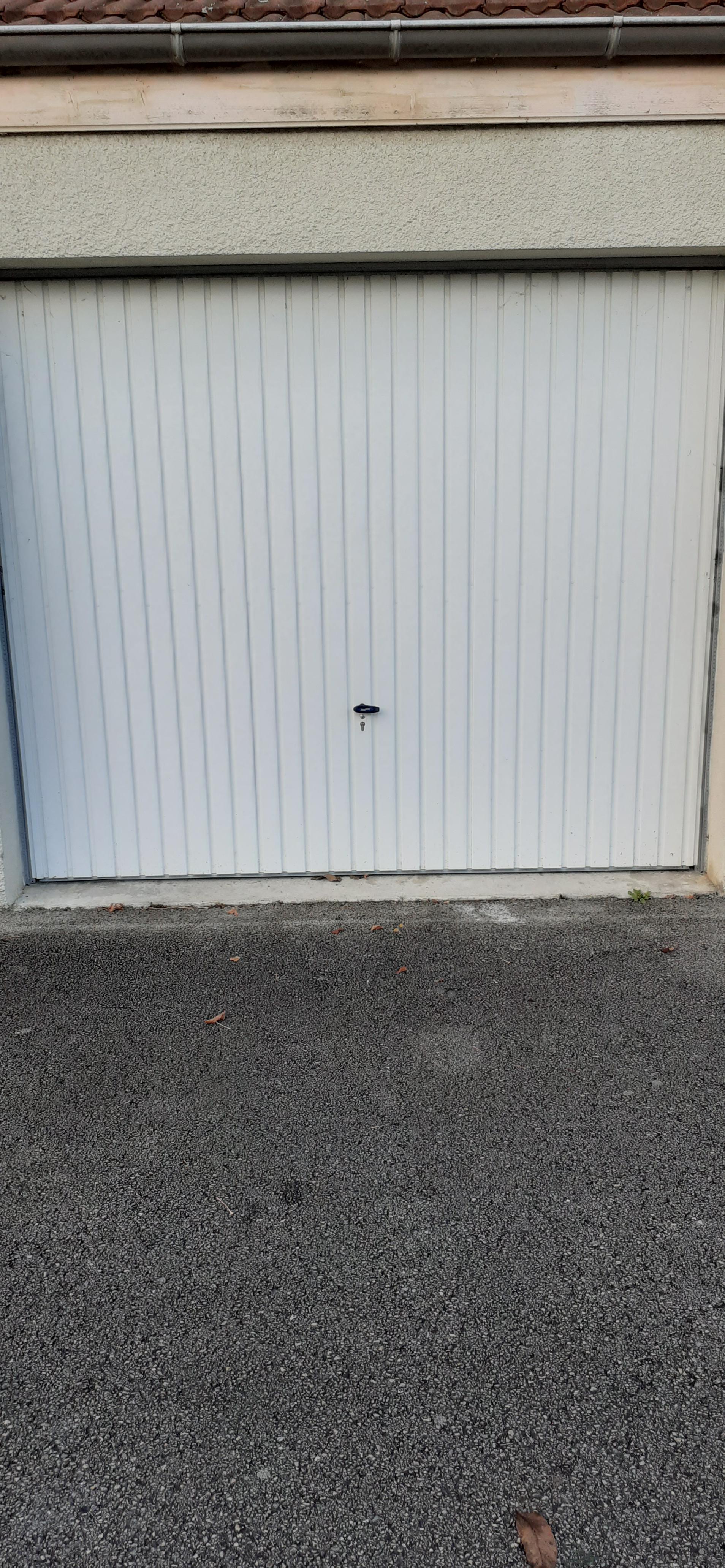 Box pour stationnement ou stockage