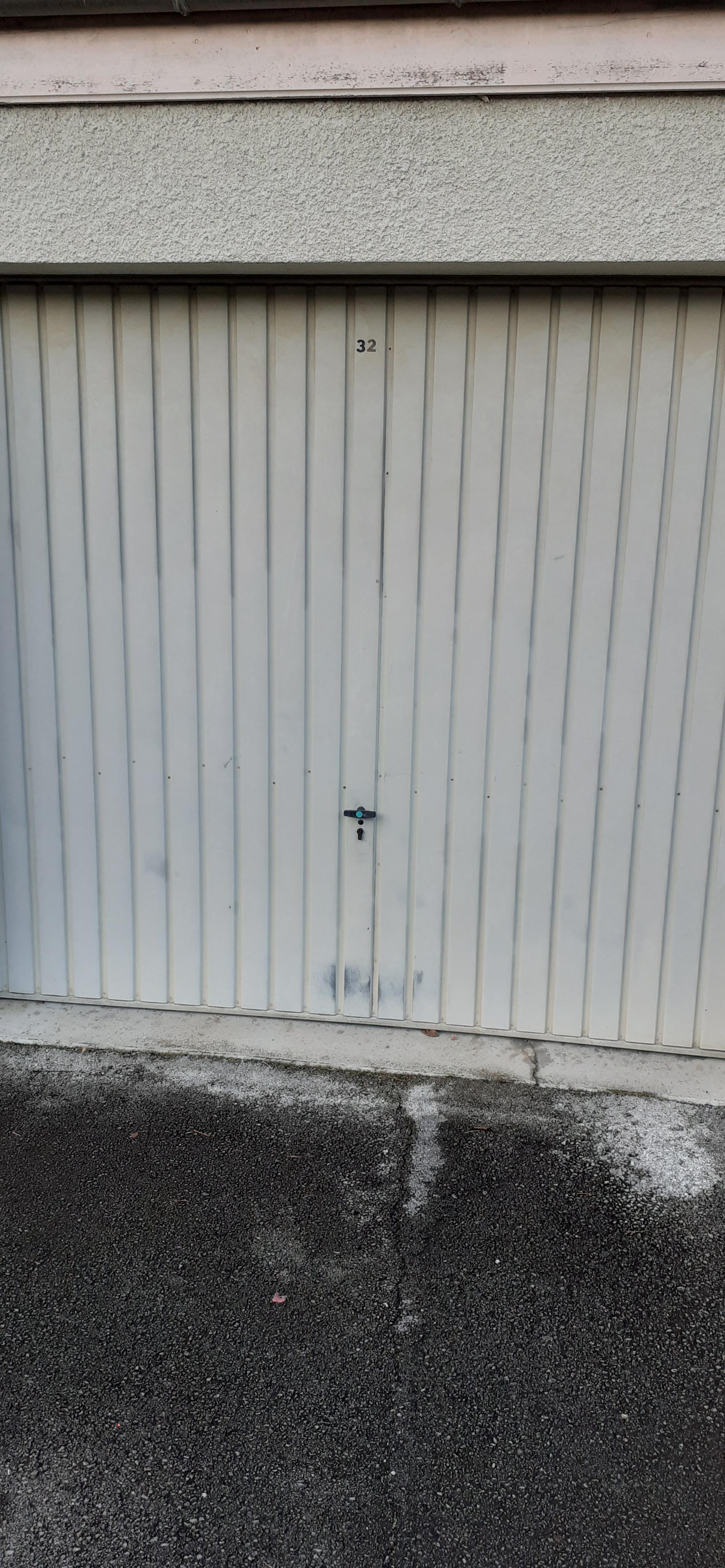 Location garage en RDC Ambérieu : stockage ou