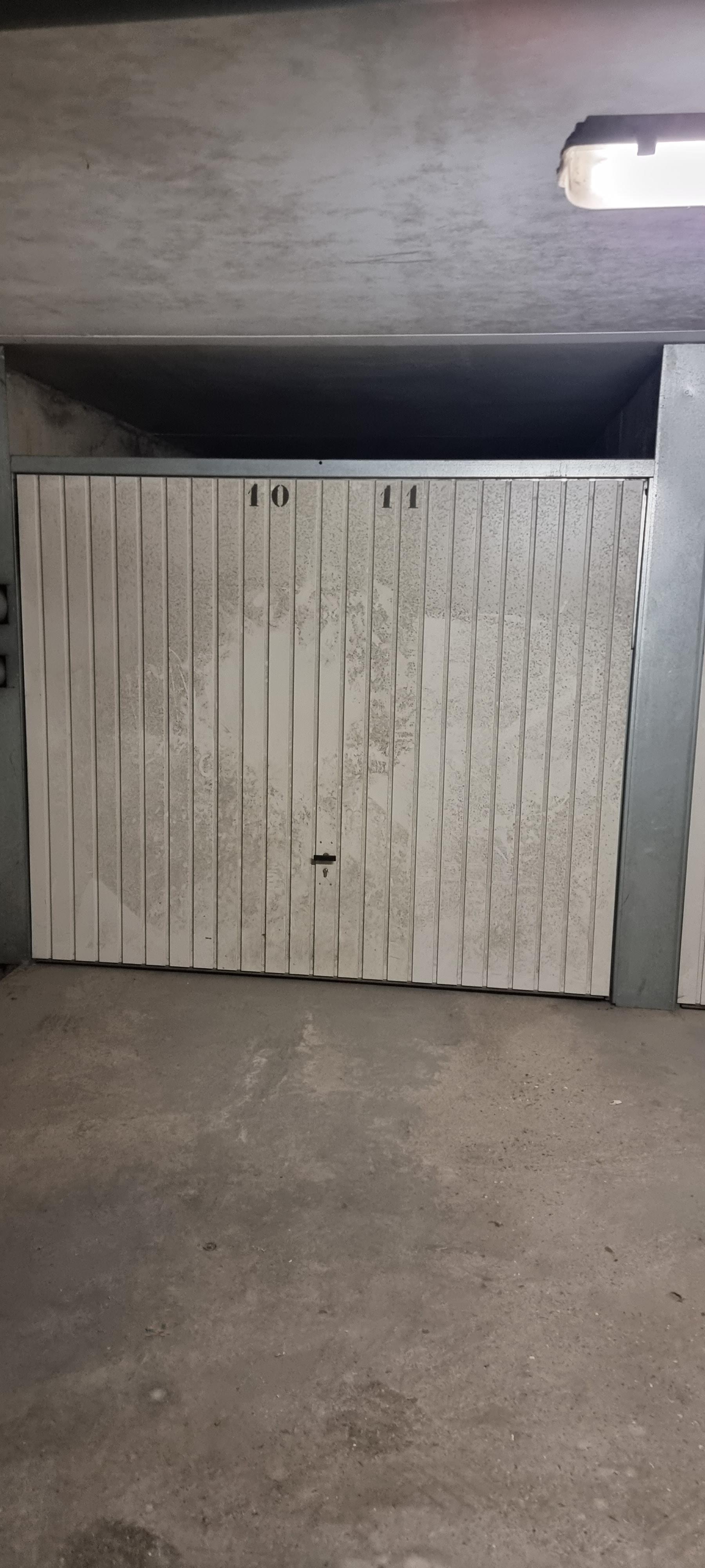 location garage box fermé
