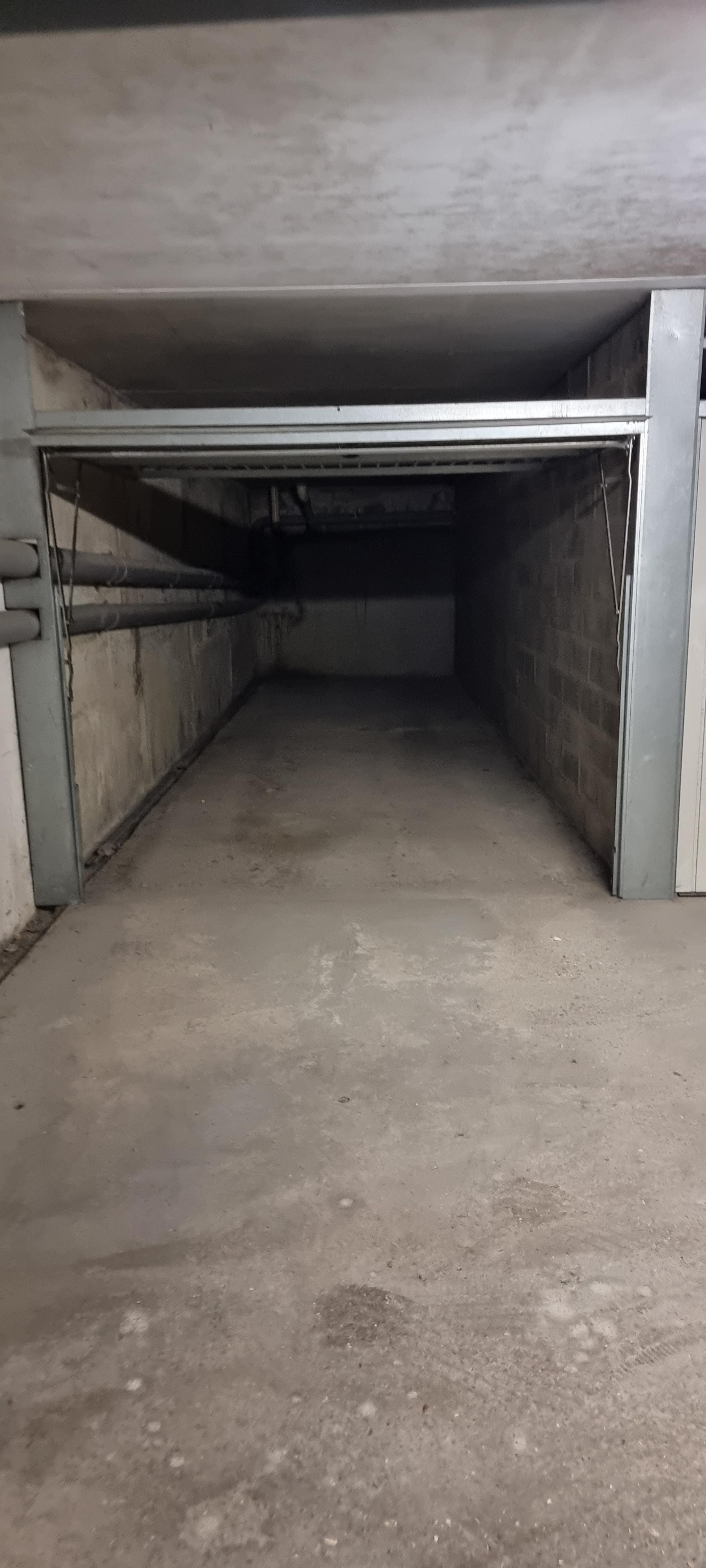 location garage box fermé