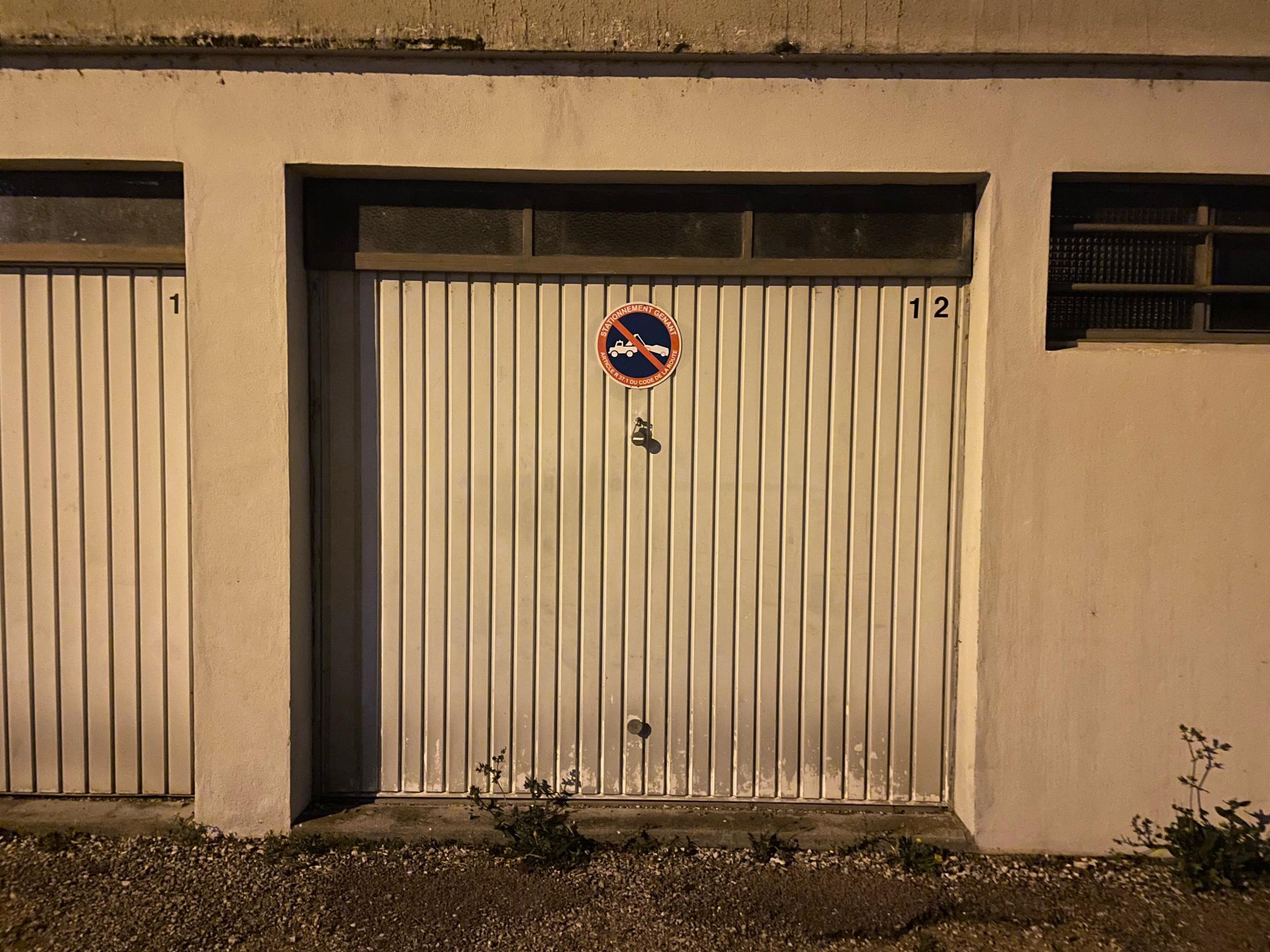 Box/garage/garde meuble à louer