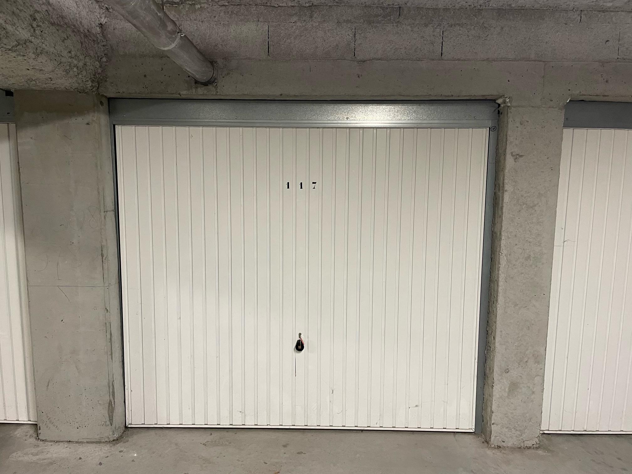 Garage privé et fermé / St-Jean-la-Ruelle / Orléans
