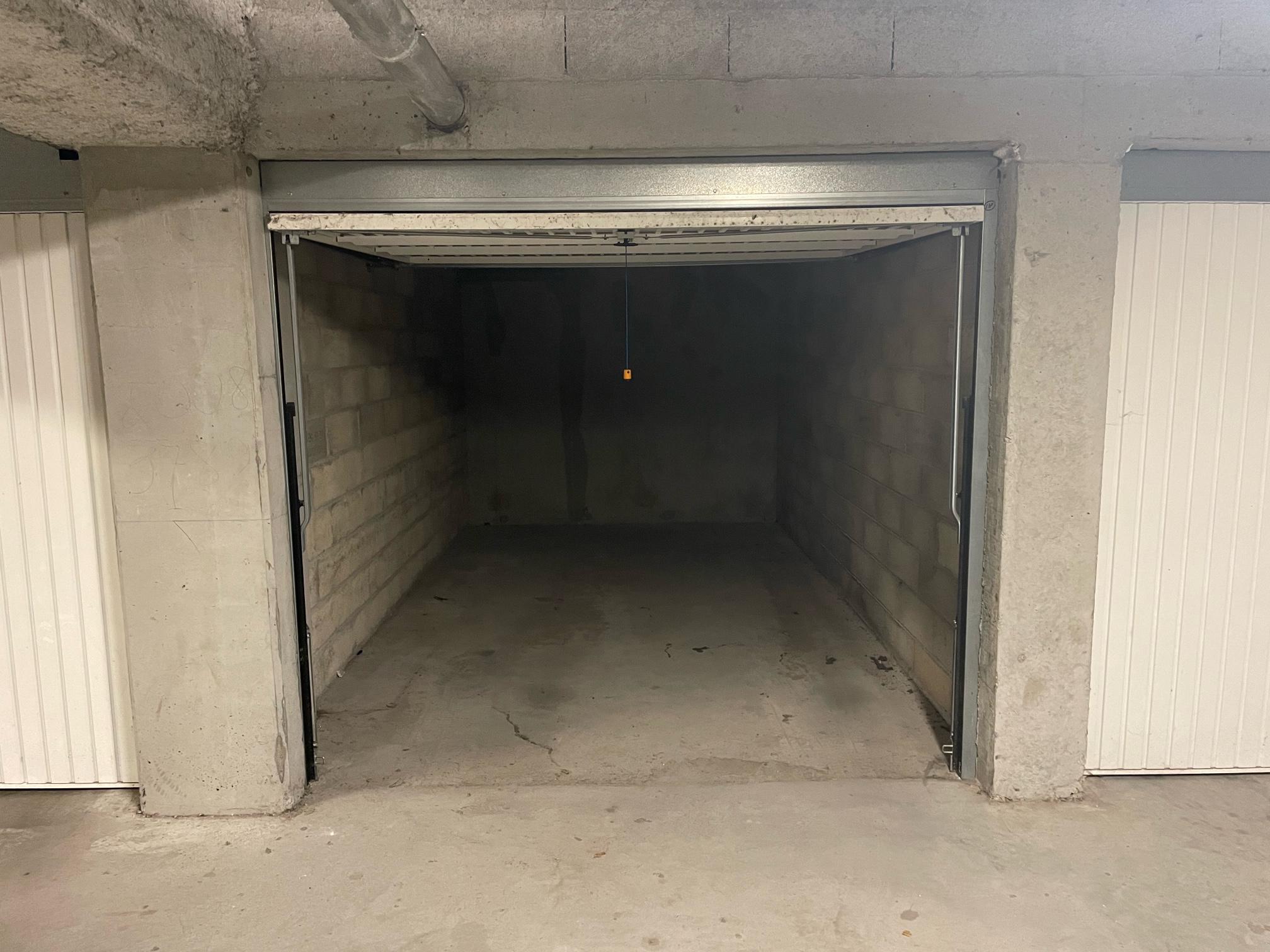 Garage privé et fermé / St-Jean-la-Ruelle / Orléans