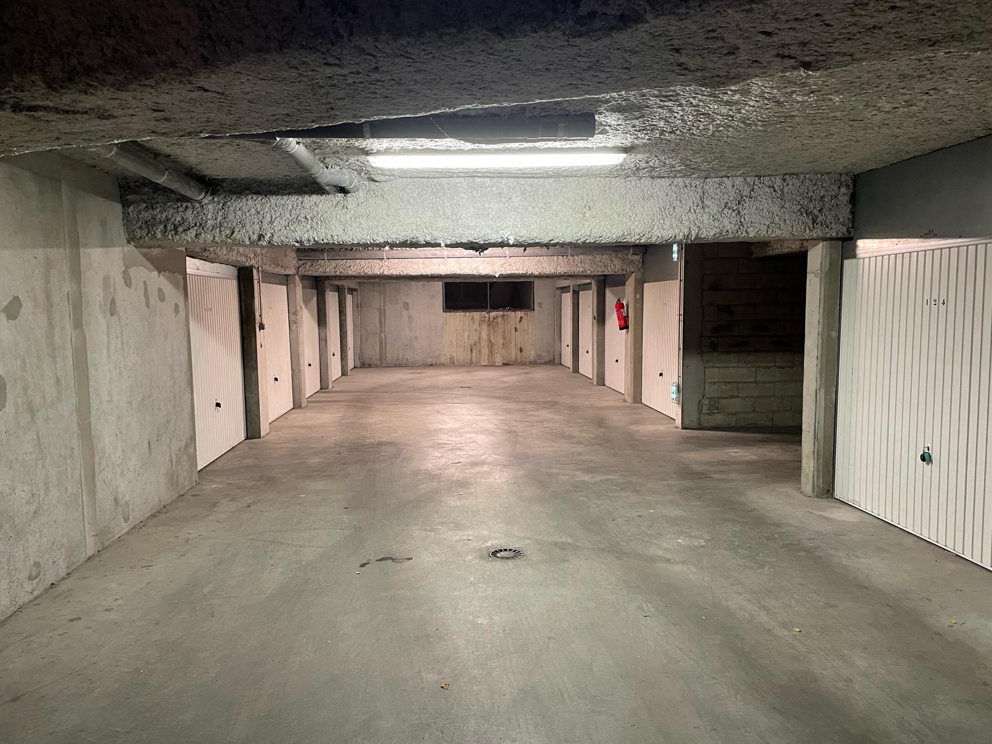 Garage privé et fermé / St-Jean-la-Ruelle / Orléans