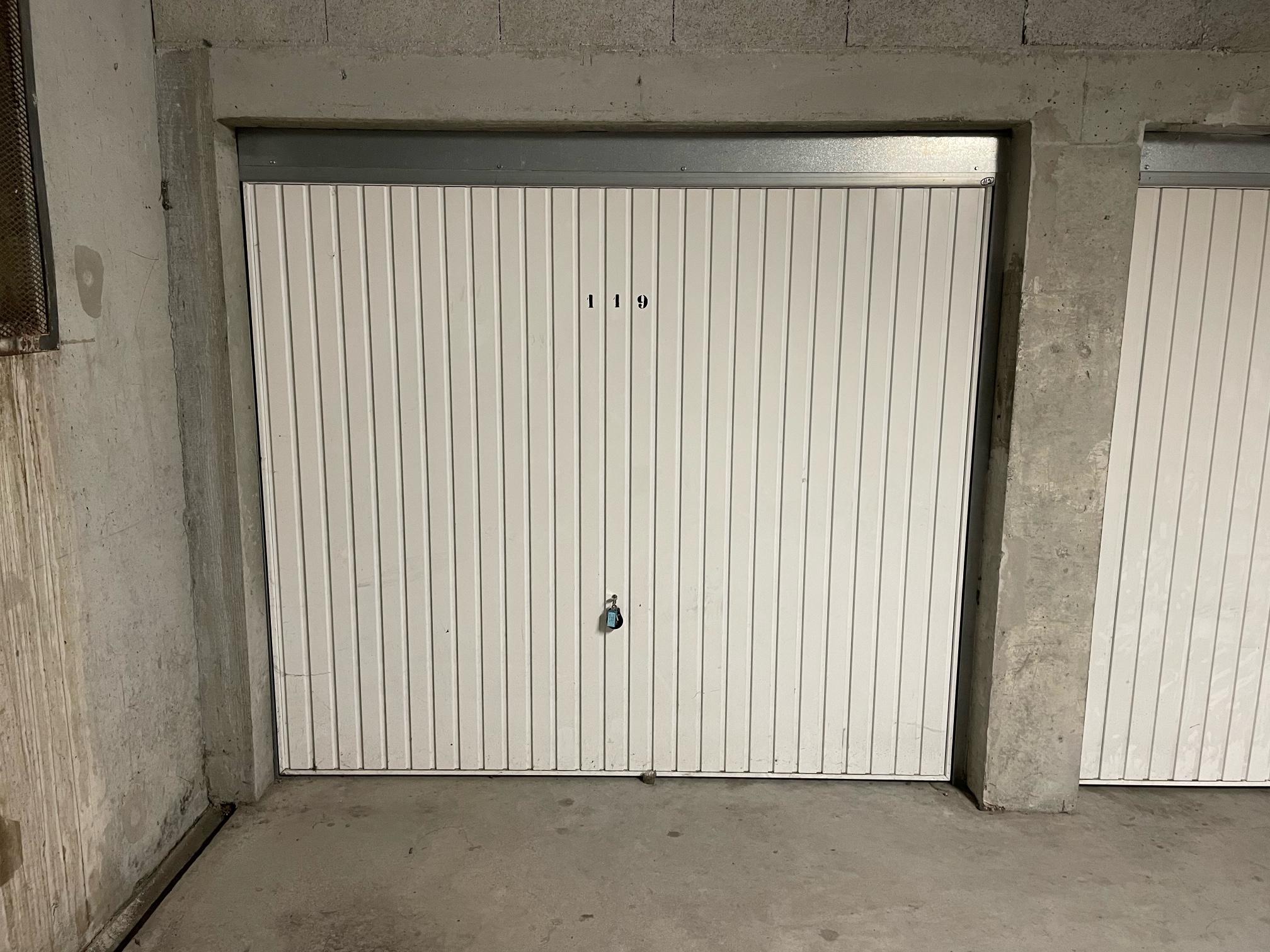 Location garage fermé et sécurisé