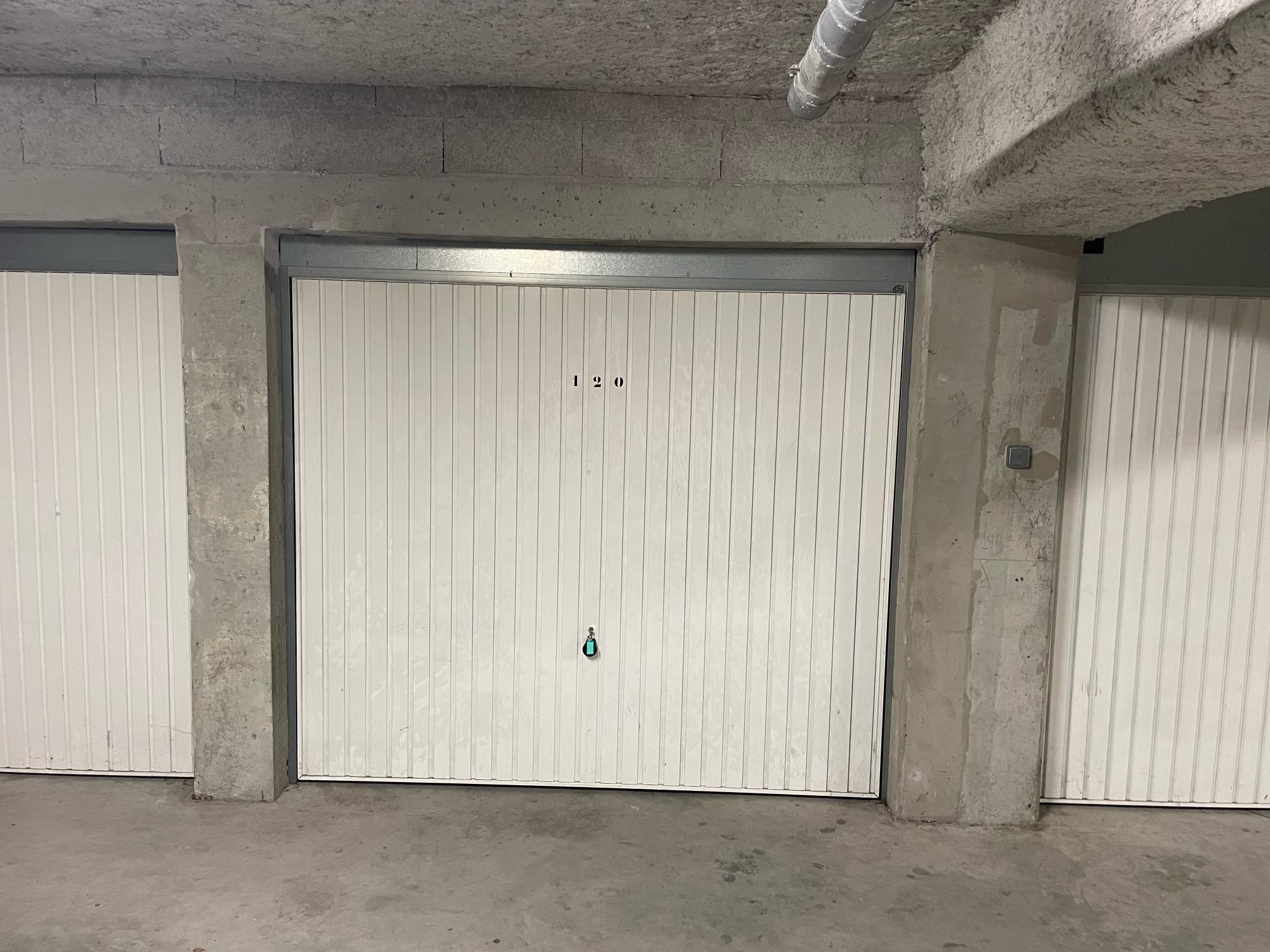 Louer garage / parking fermé