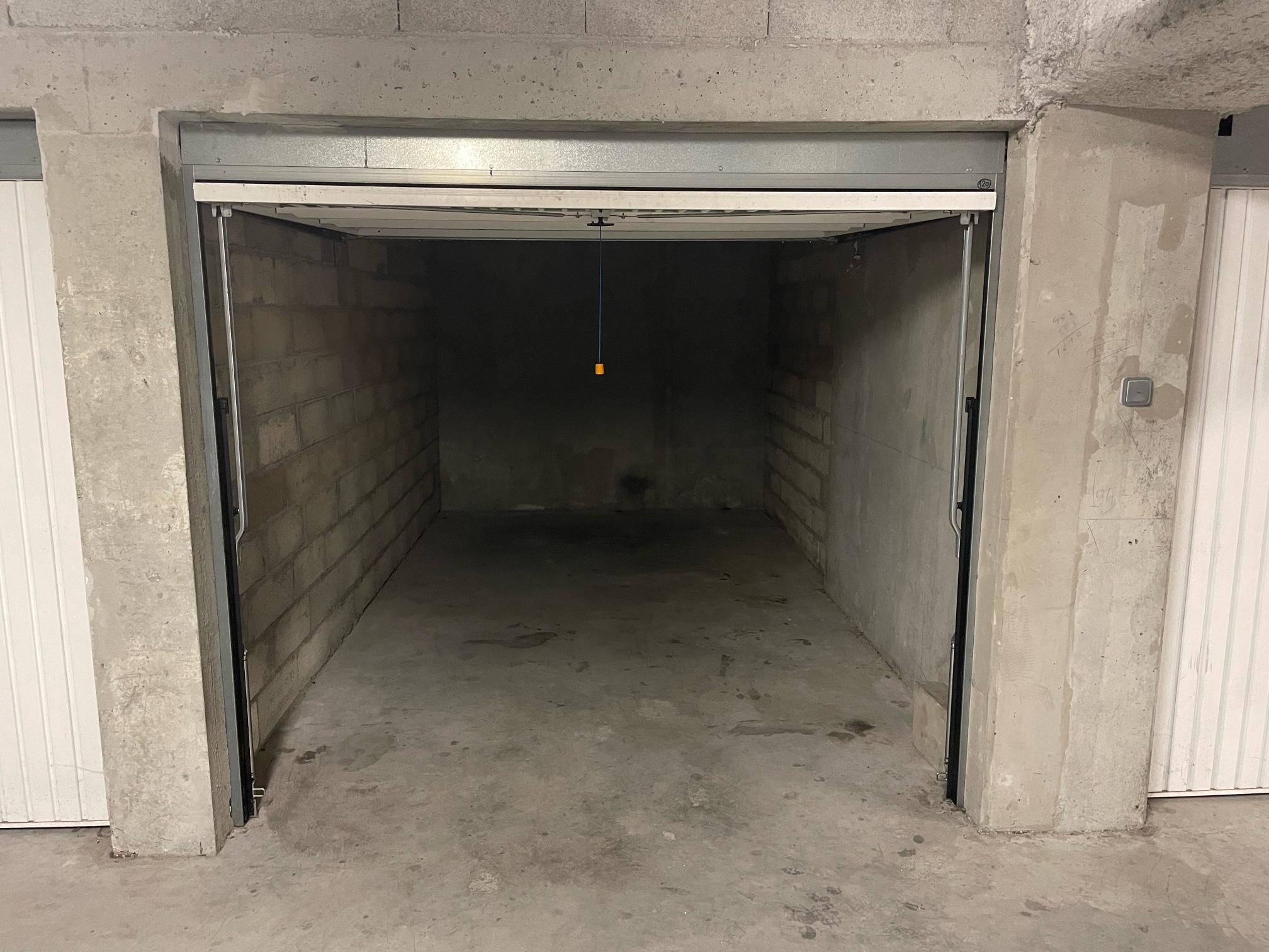 Louer garage / parking fermé