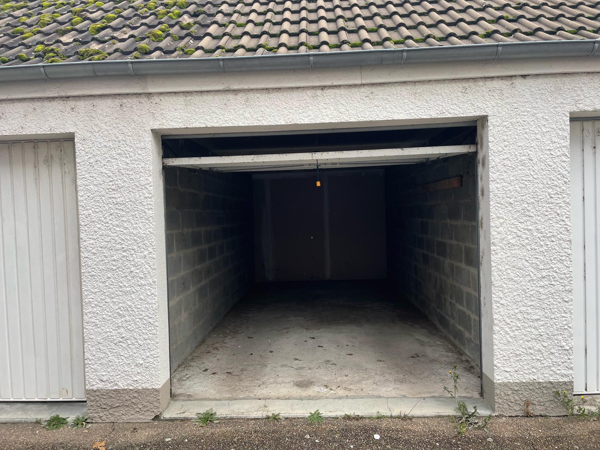 Box à louer / garage ou parking