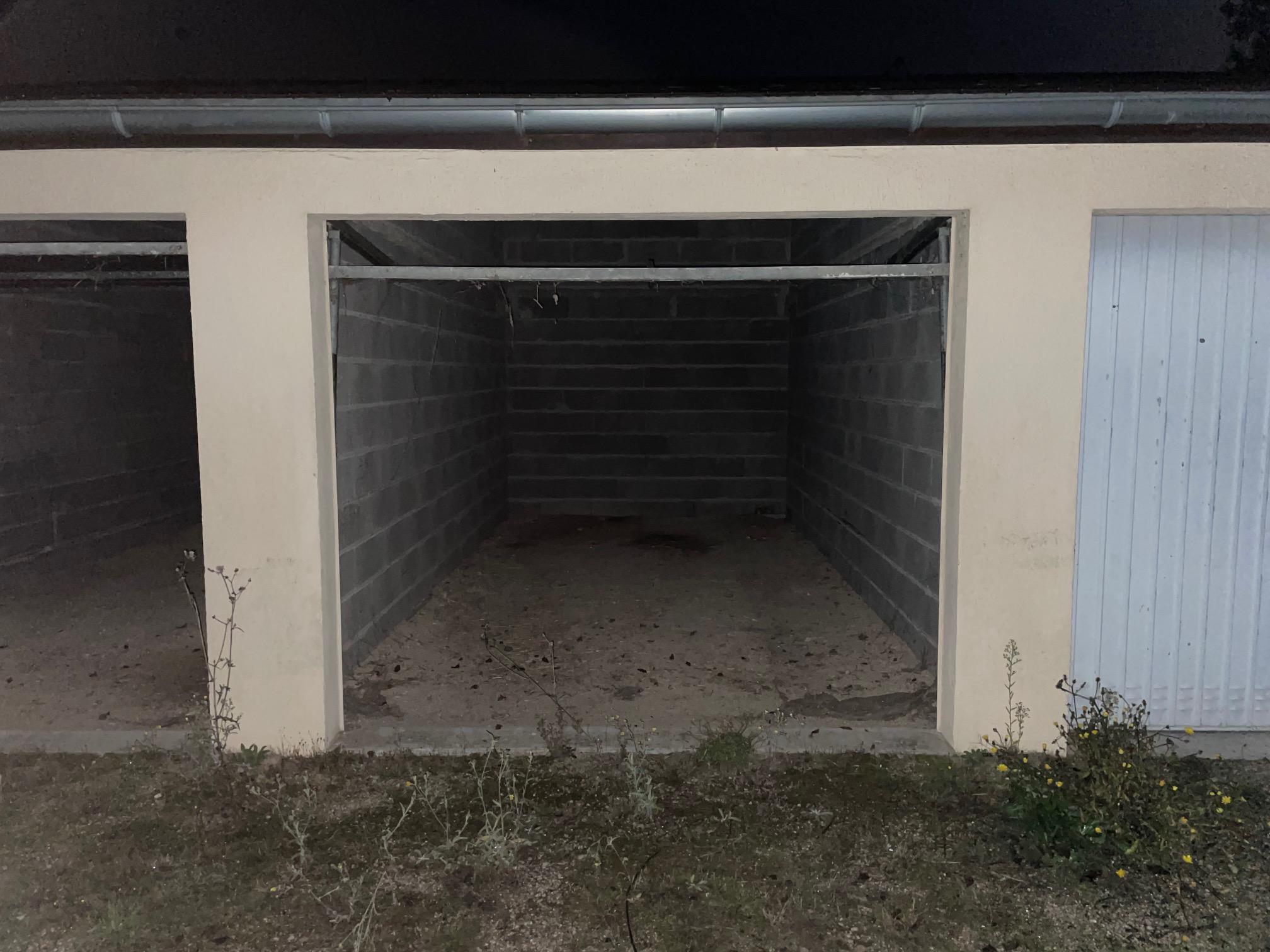 A louer garage / garde meuble