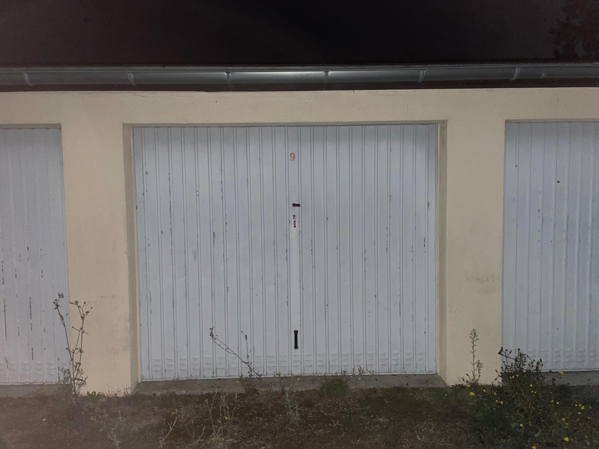 Garage / garde meuble à Coullons