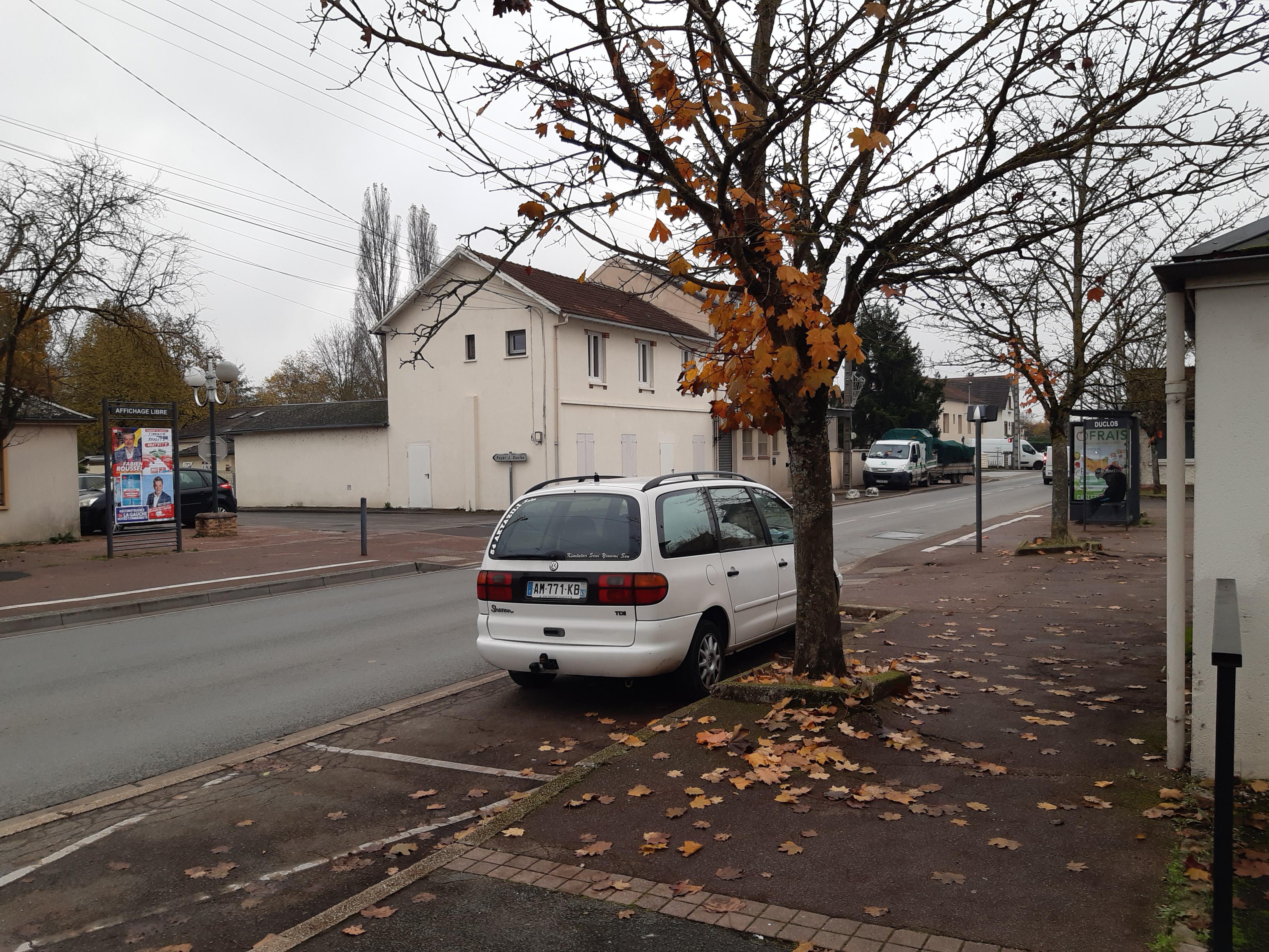 Garage/ garde meuble a louer