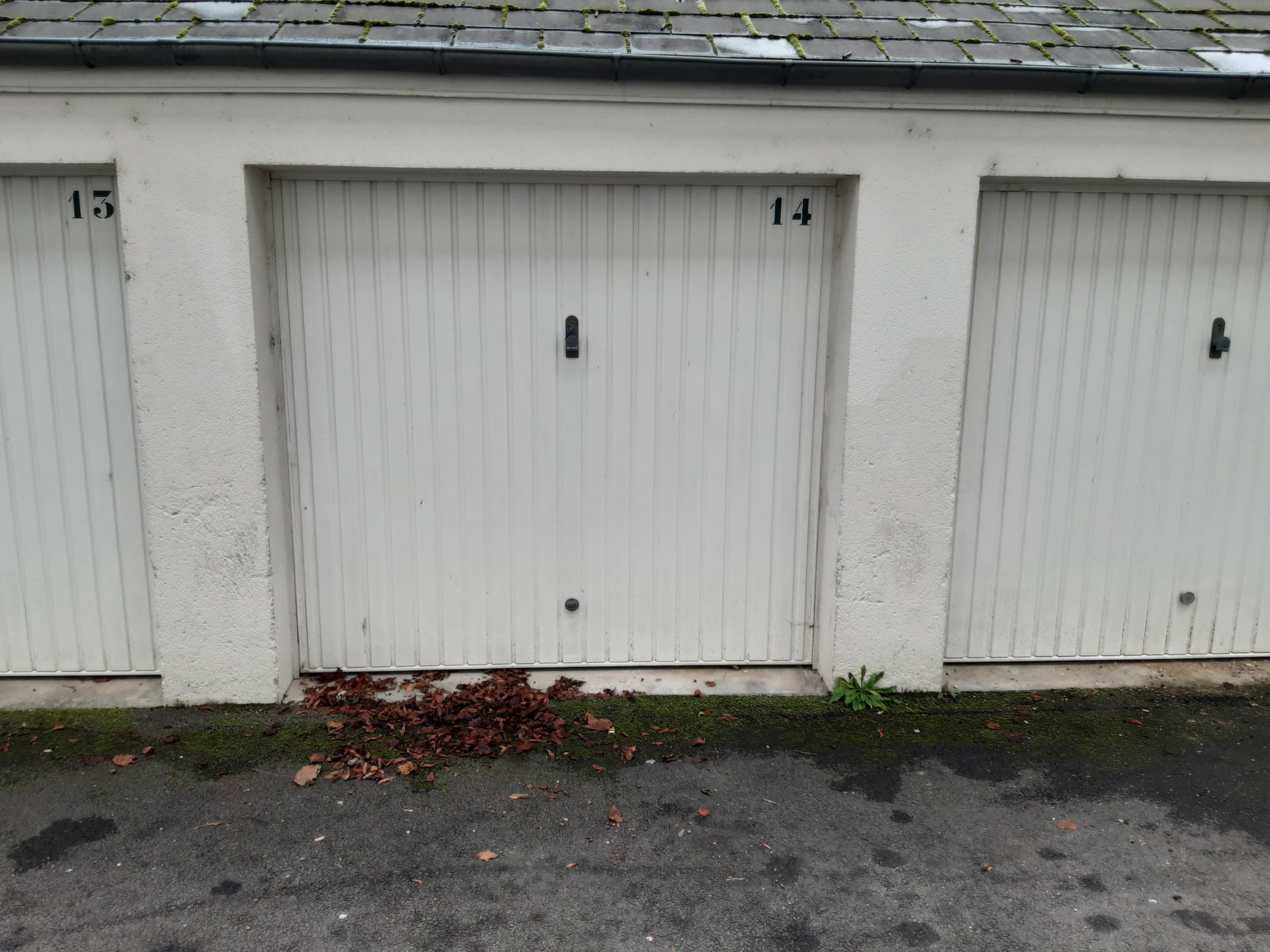 Stockage/ Garage / Garde meuble a louer à