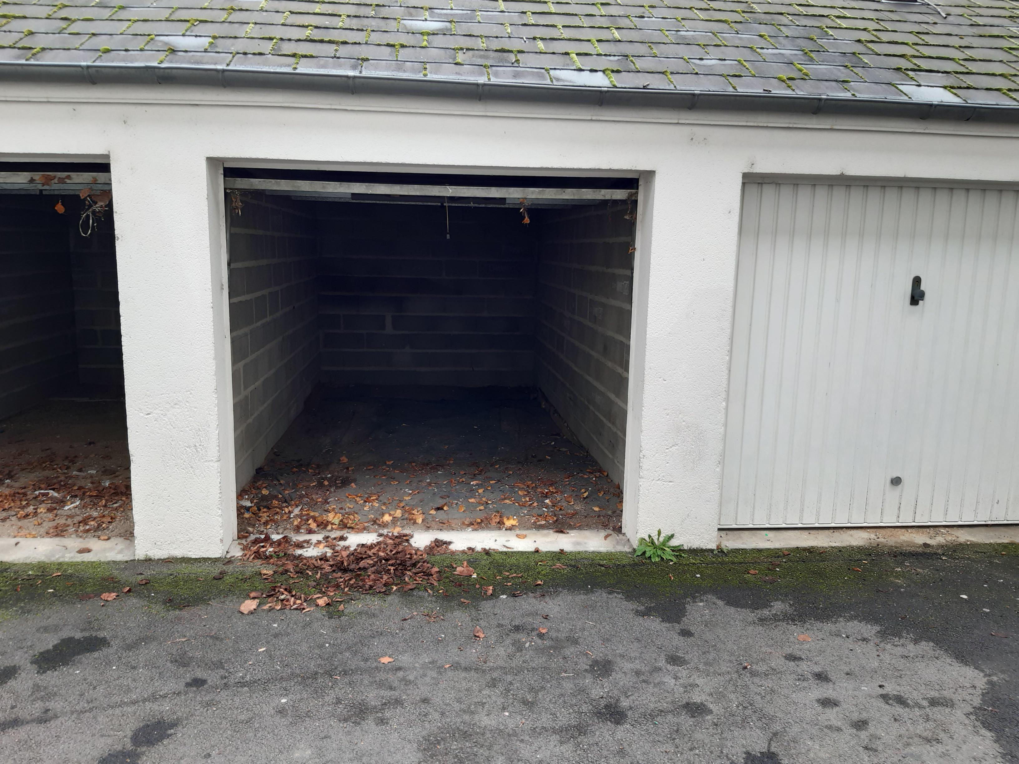 Stockage/ Garage / Garde meuble a louer à