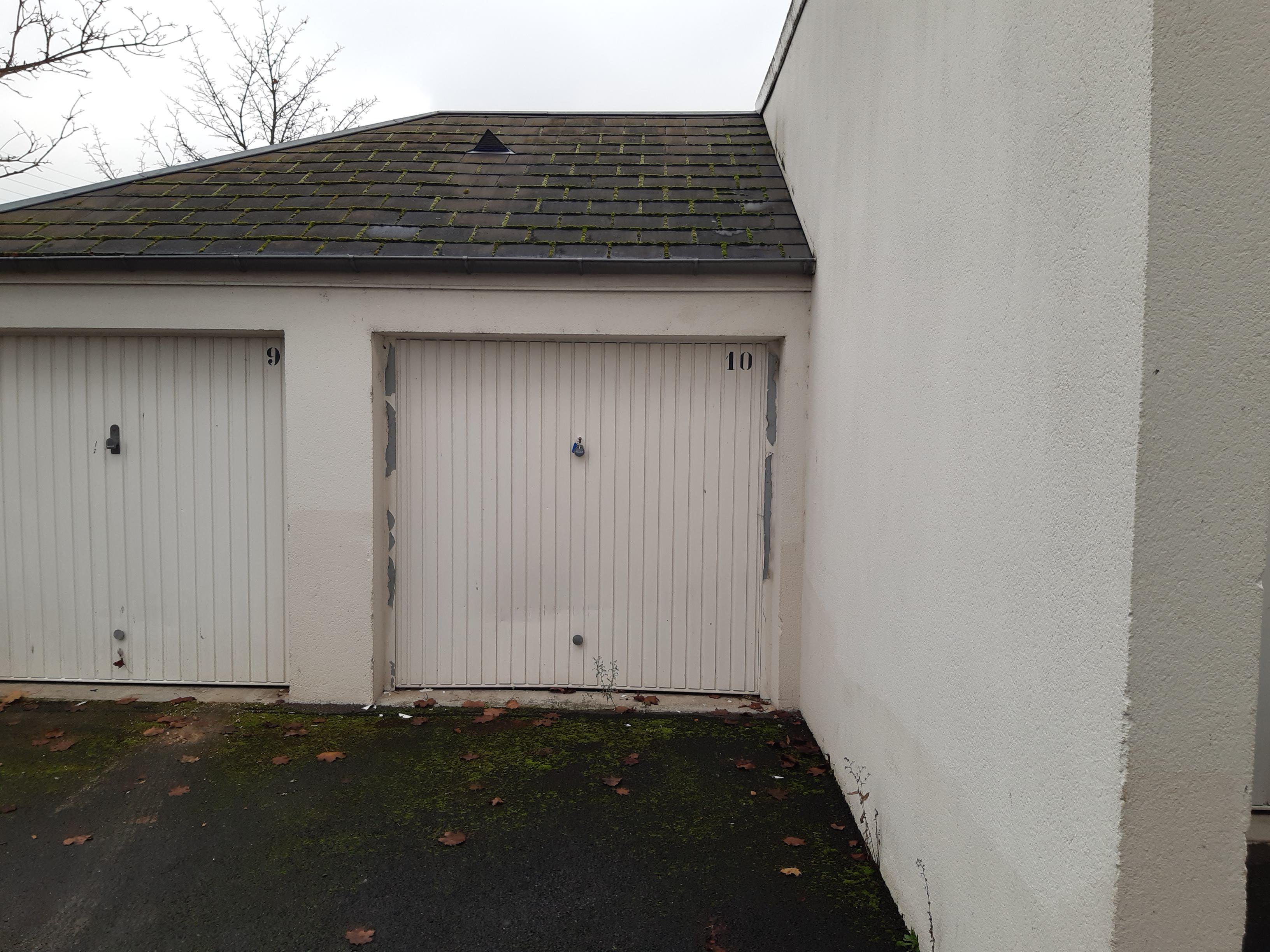 Garde meuble / Garage a louer