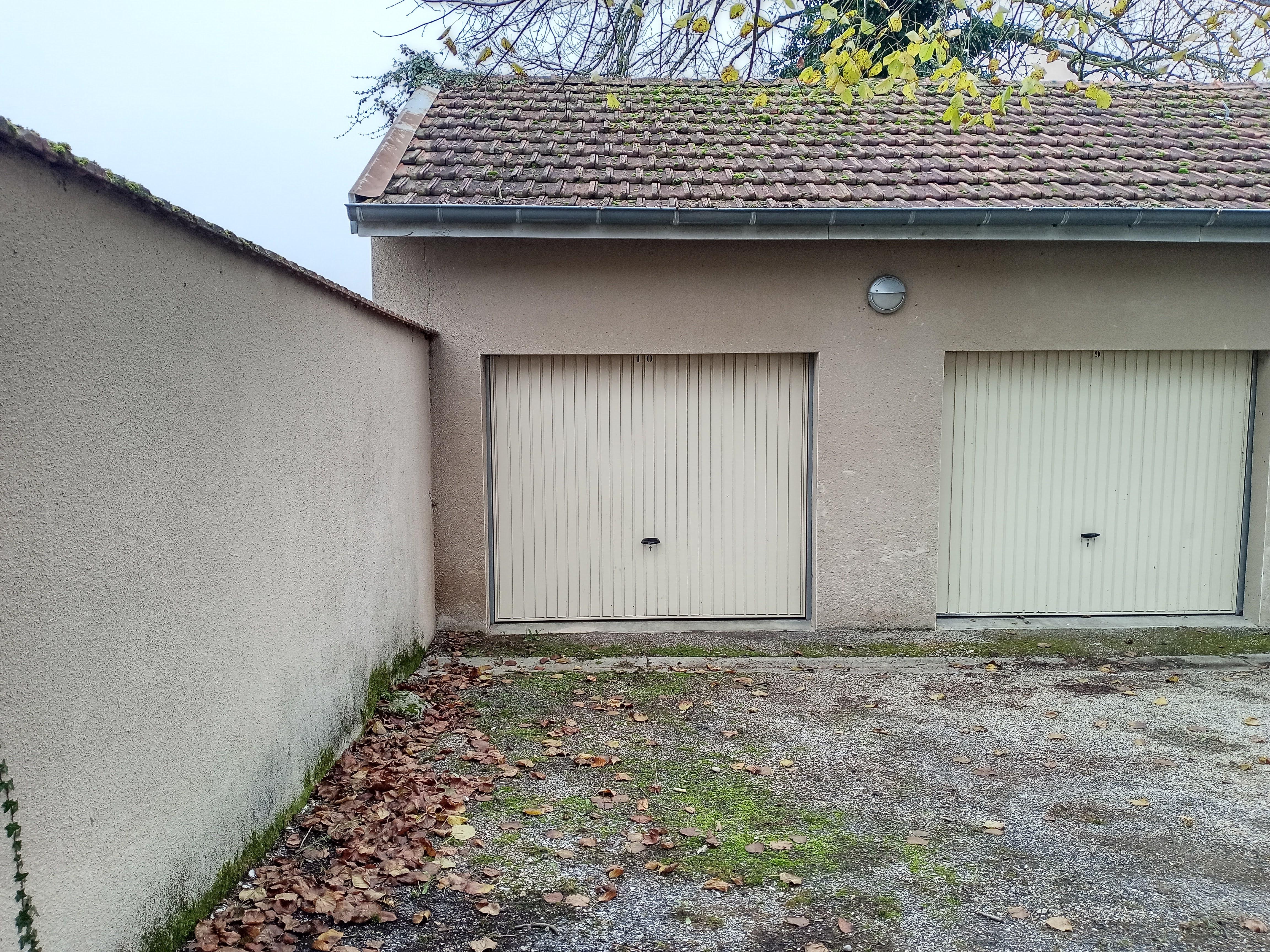 location grand garage proche Bourg