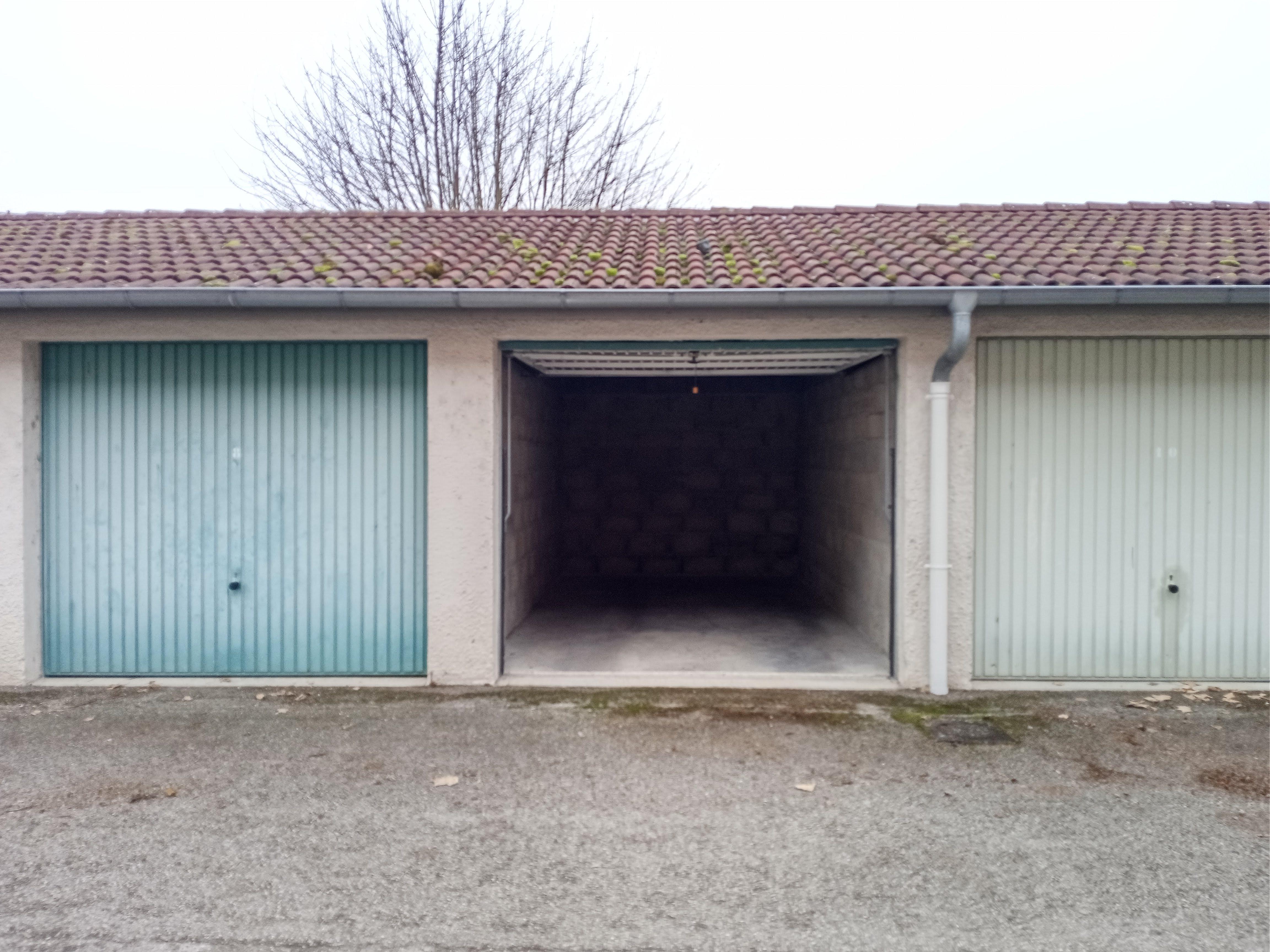 Location garage rez de chaussée