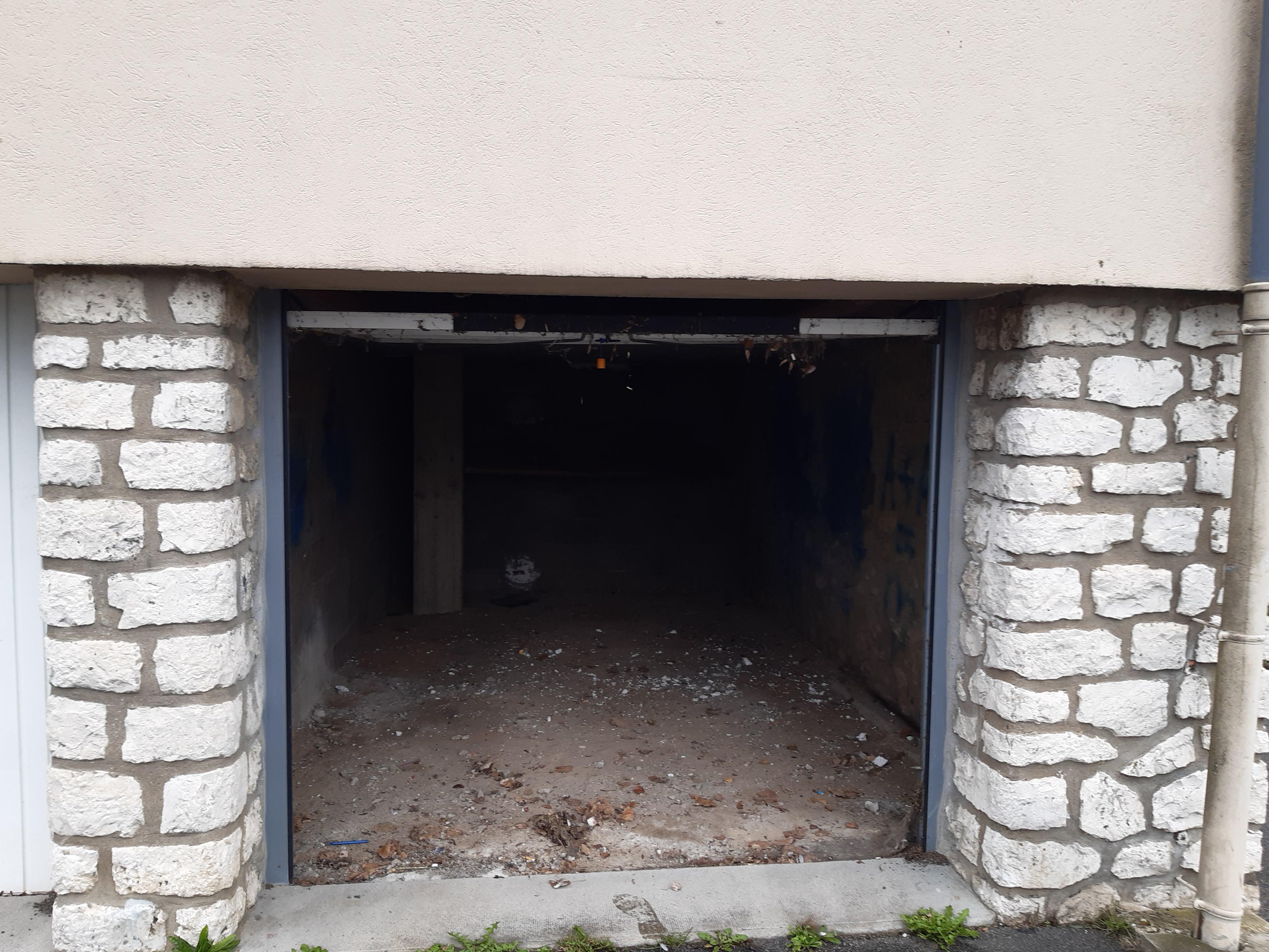 Location / garage fermé / Montargis