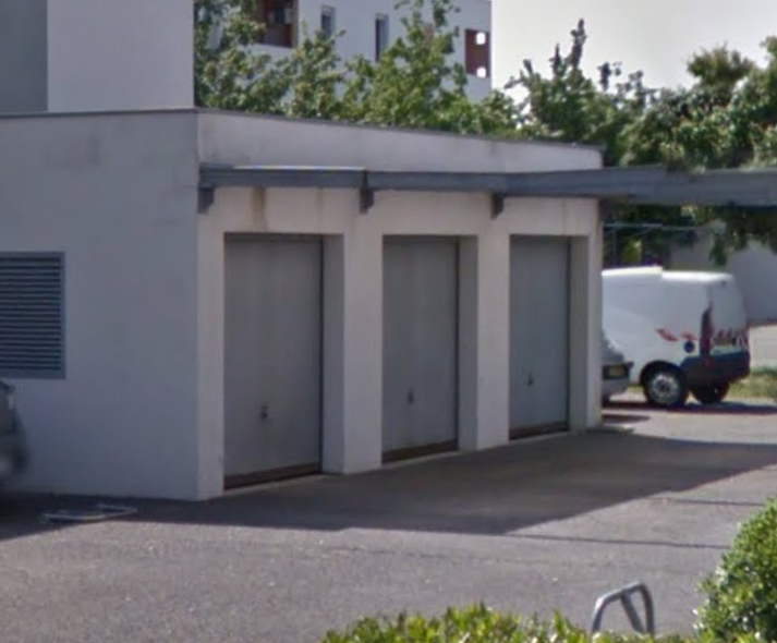 Grand garage rez de chaussée Mérignac
