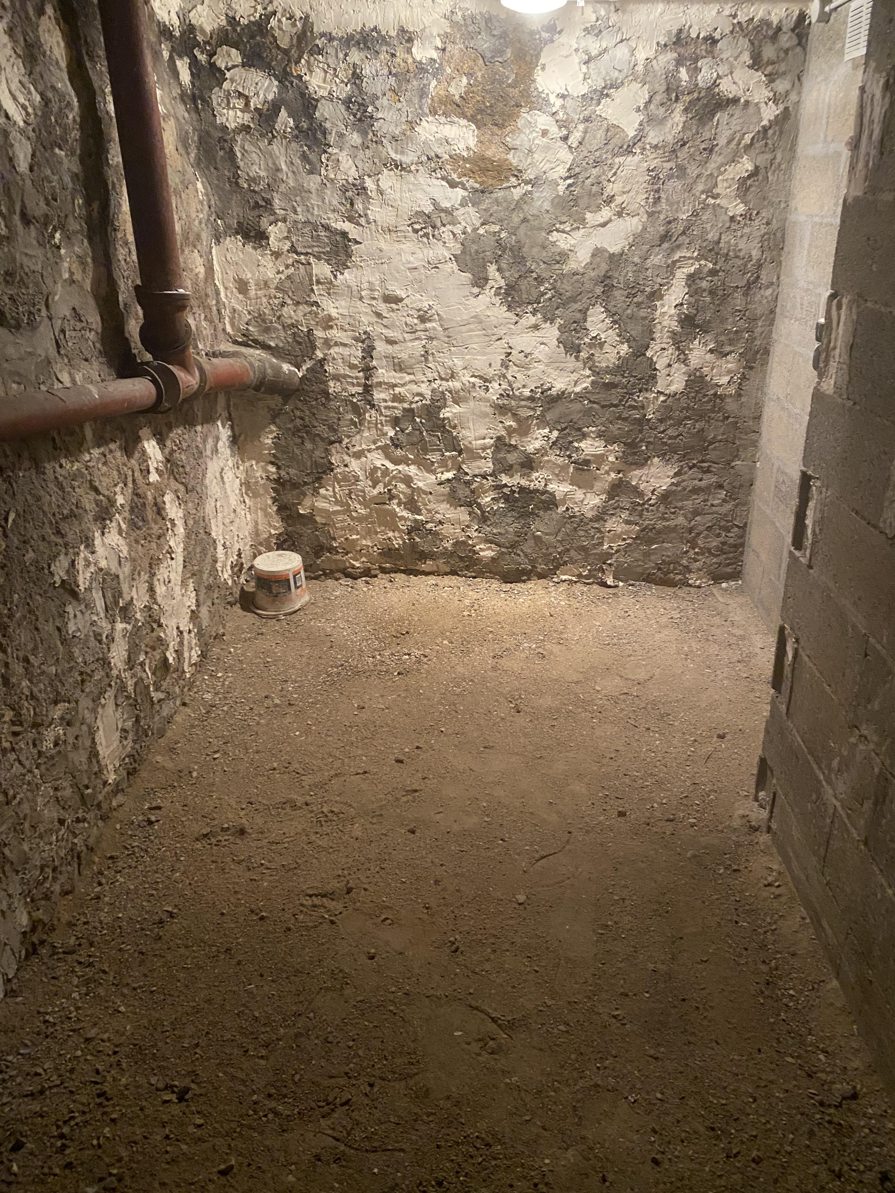 Cave saine et sécurisée avec électricité (8m²/18m³) Ⓜ