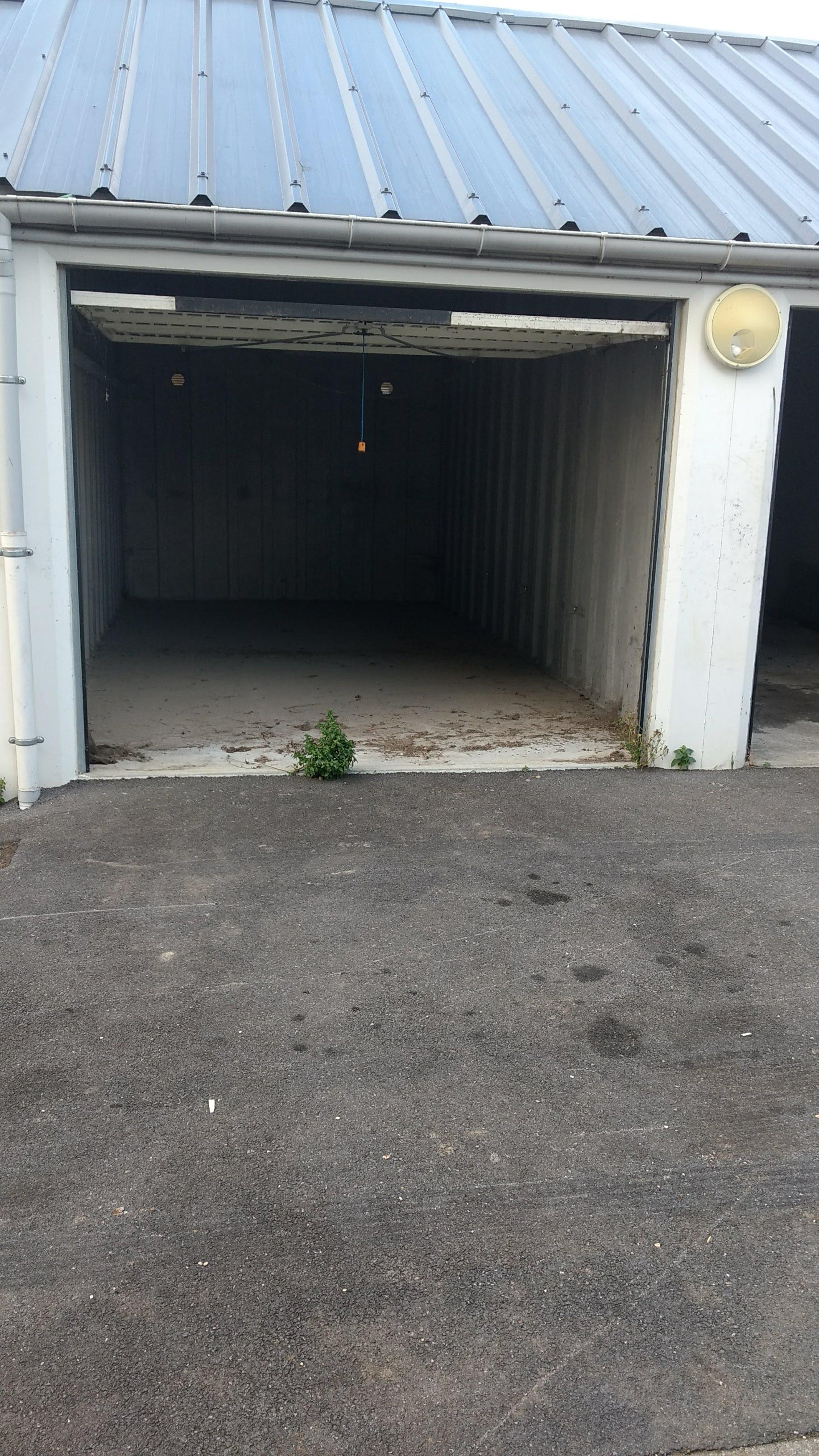 Location garage fermé stockage ou parking