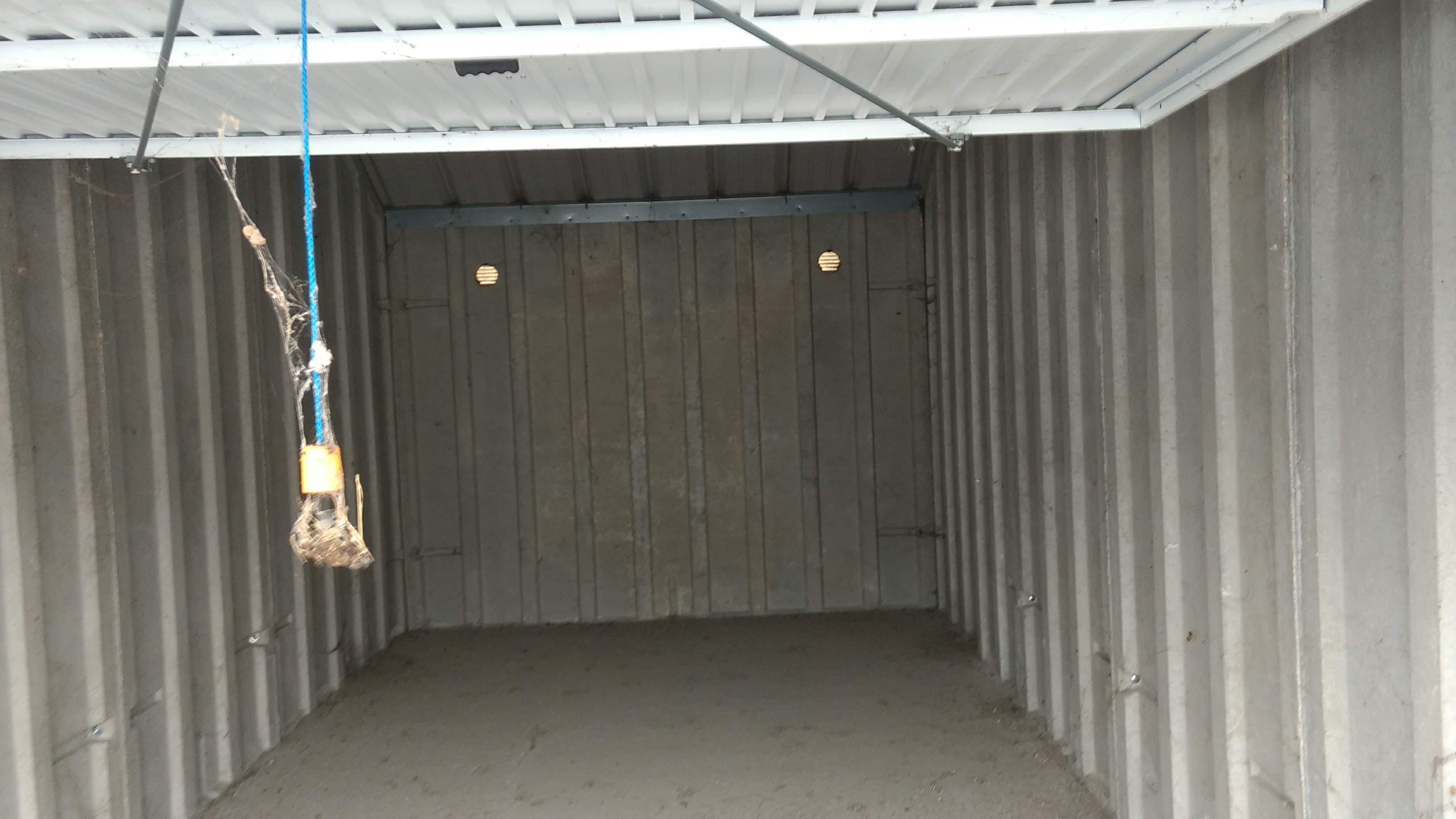 Stockage / parking fermé rez de chaussée