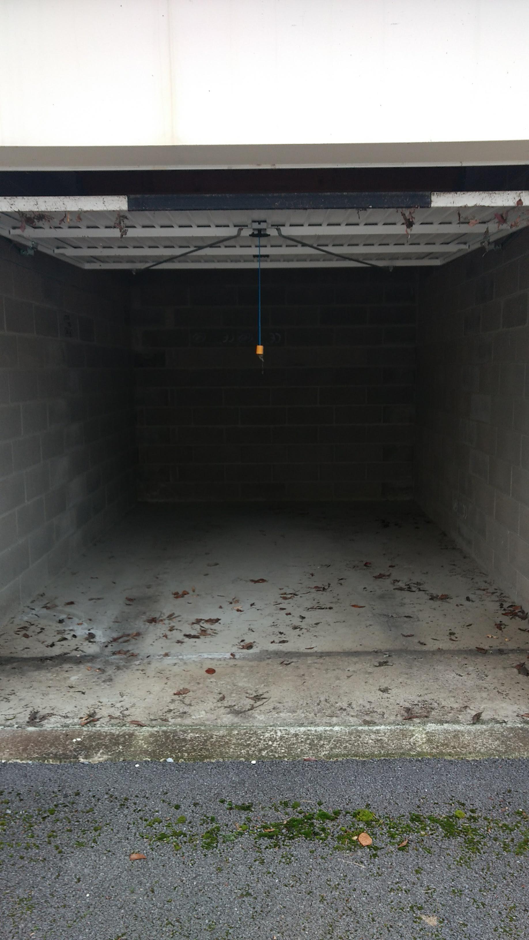 Garage sécurisé à la location / La Croix