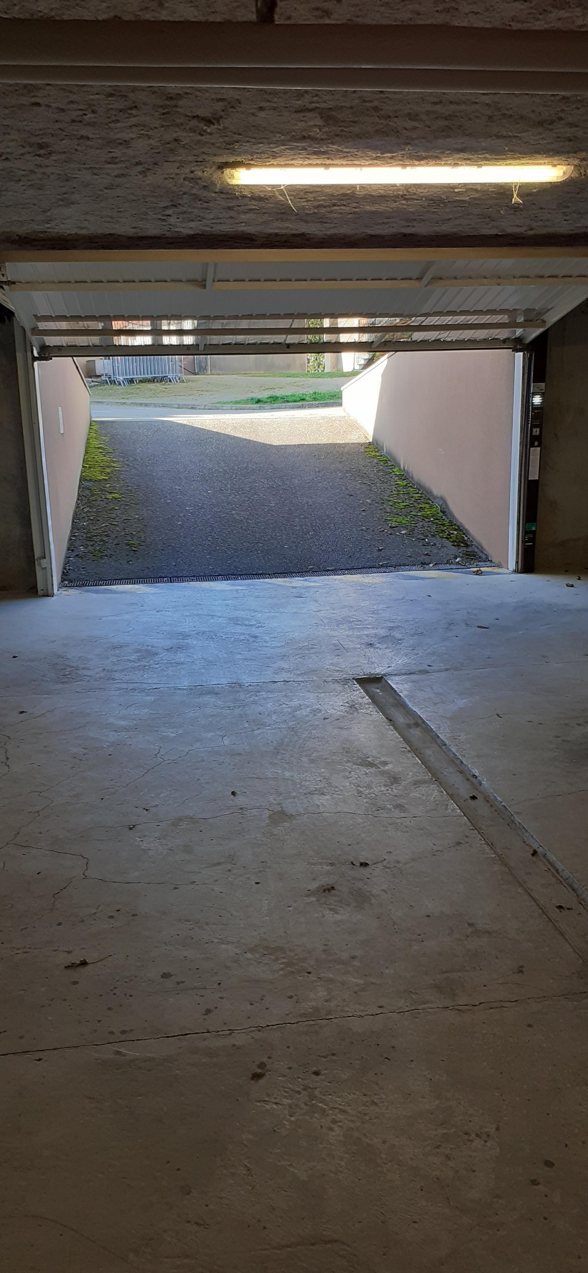 Location garage fermé / box